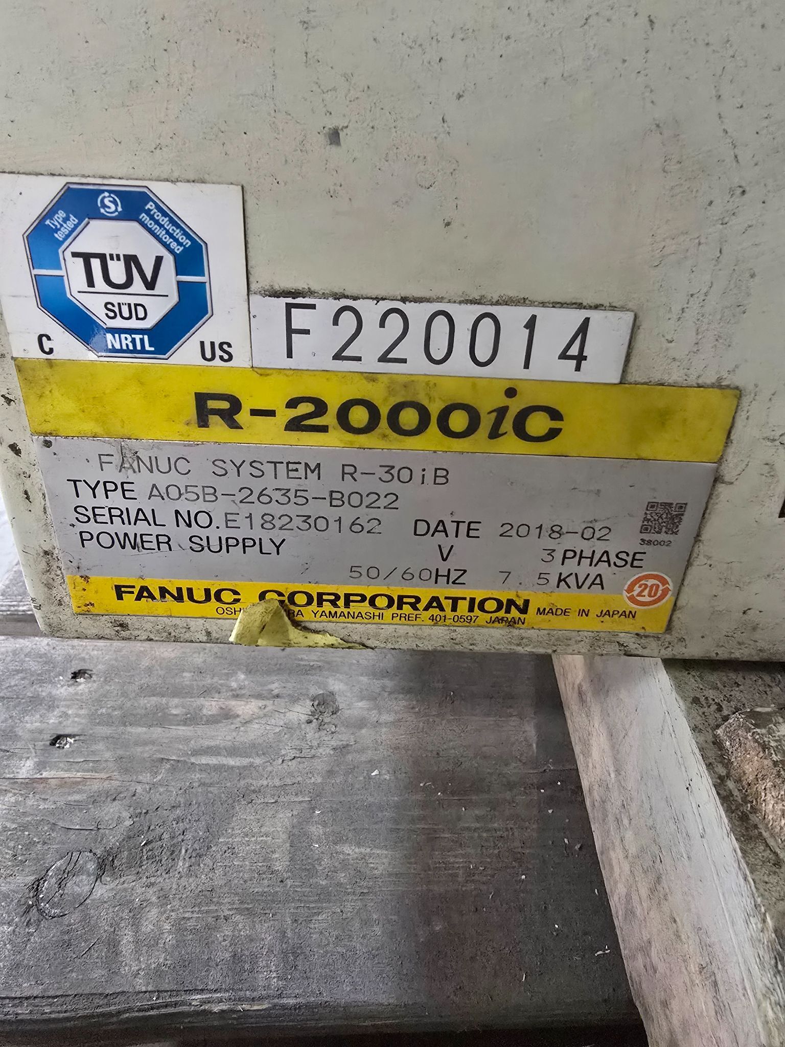 FANUC R-2000IC/210F ROBOT AND R30IB CONTROLLER - MISSING TEACH PENDANT - USED 10