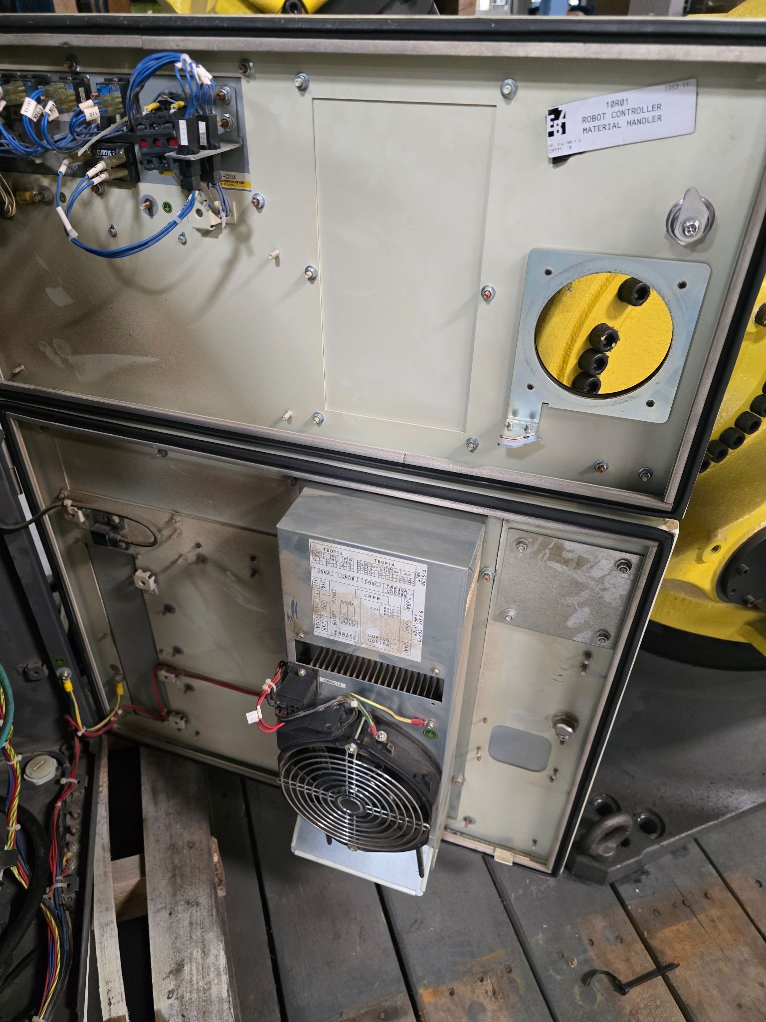 FANUC R-2000IC/210F ROBOT AND R30IB CONTROLLER - MISSING TEACH PENDANT - USED 12