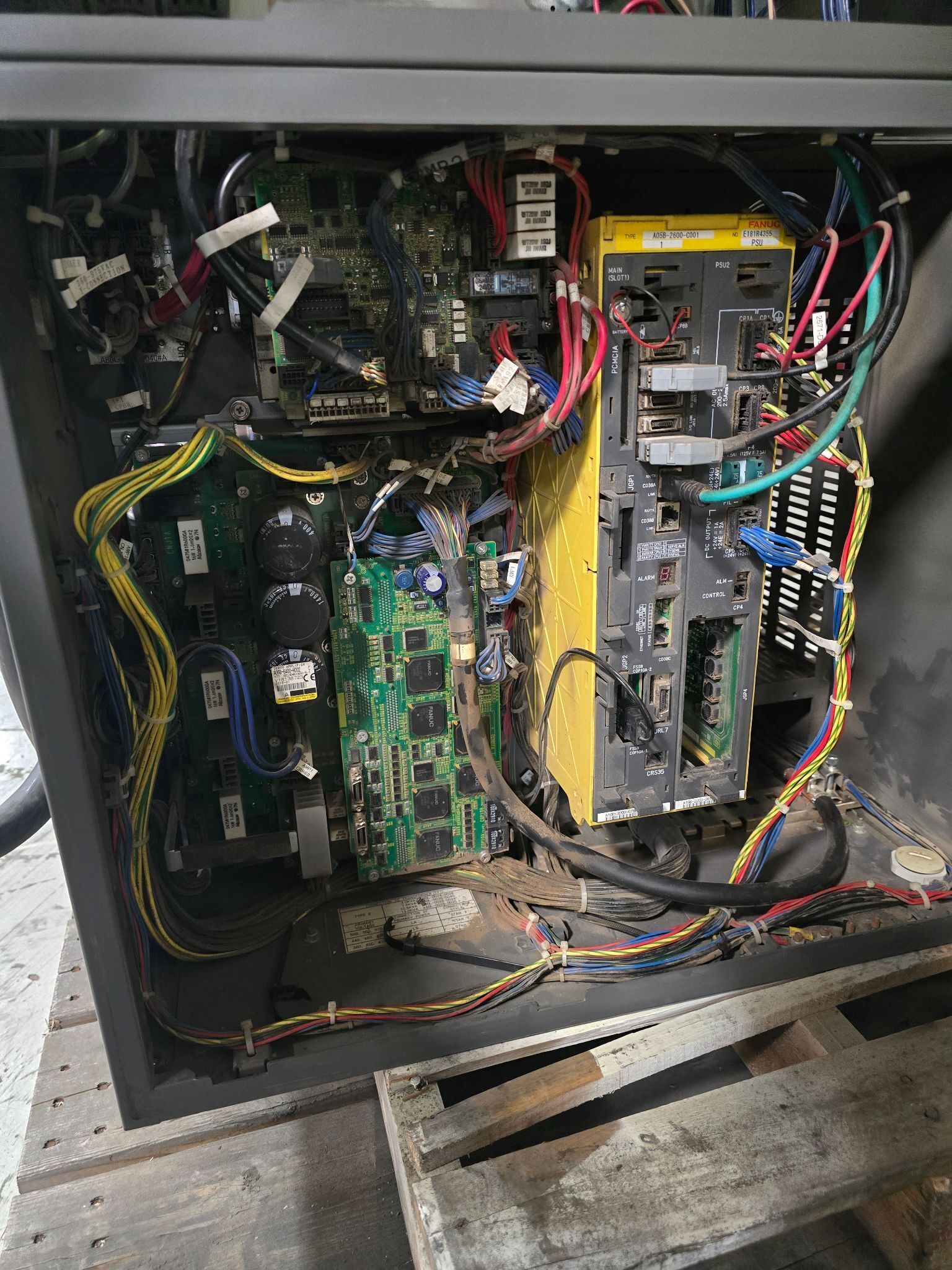 FANUC R-2000IC/210F ROBOT AND R30IB CONTROLLER - MISSING TEACH PENDANT - USED 13