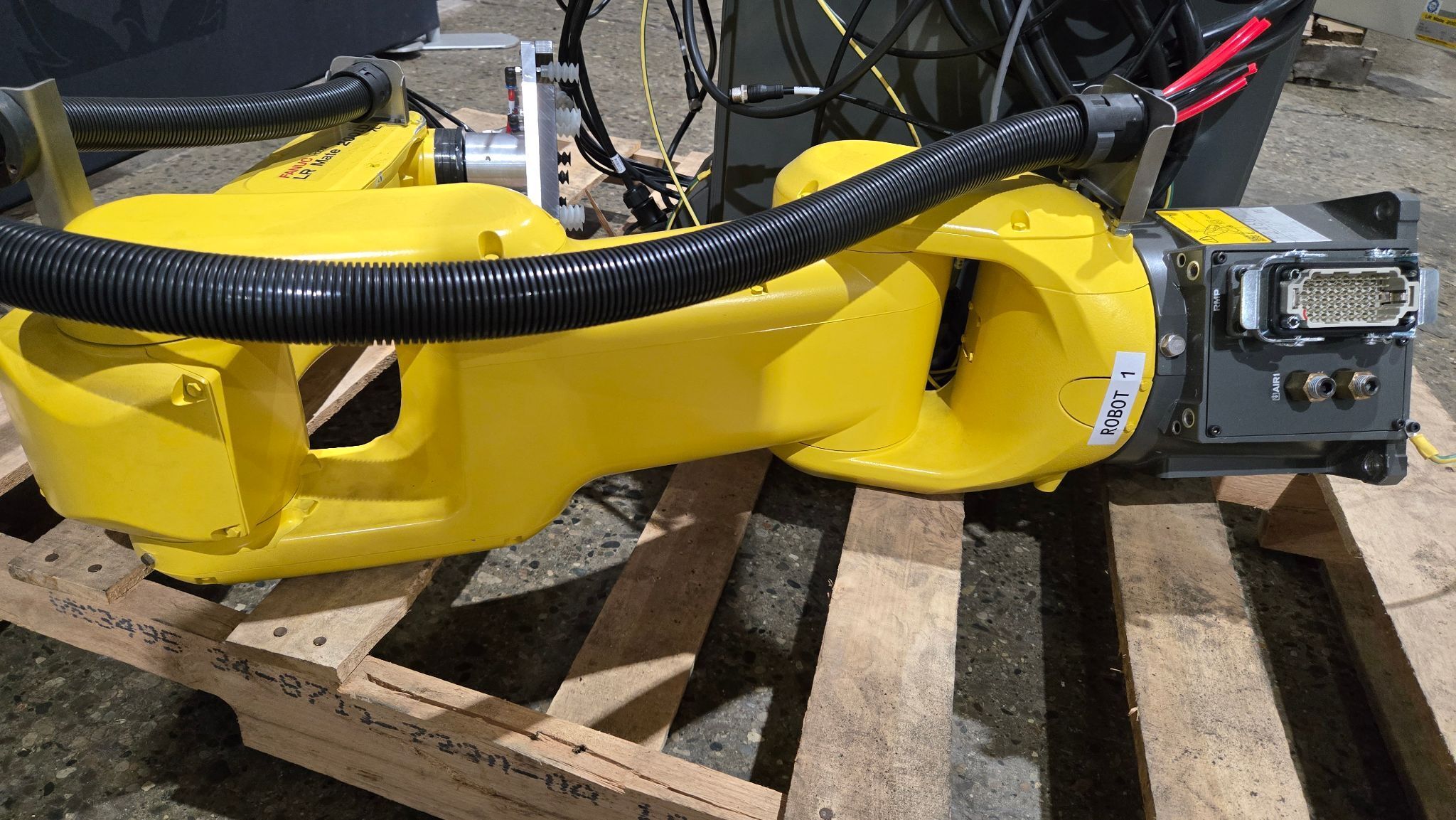 FANUC LR Mate 200iD/7L Robot w/ R-30iB Mate PLUS Controls & Pendant USED 1