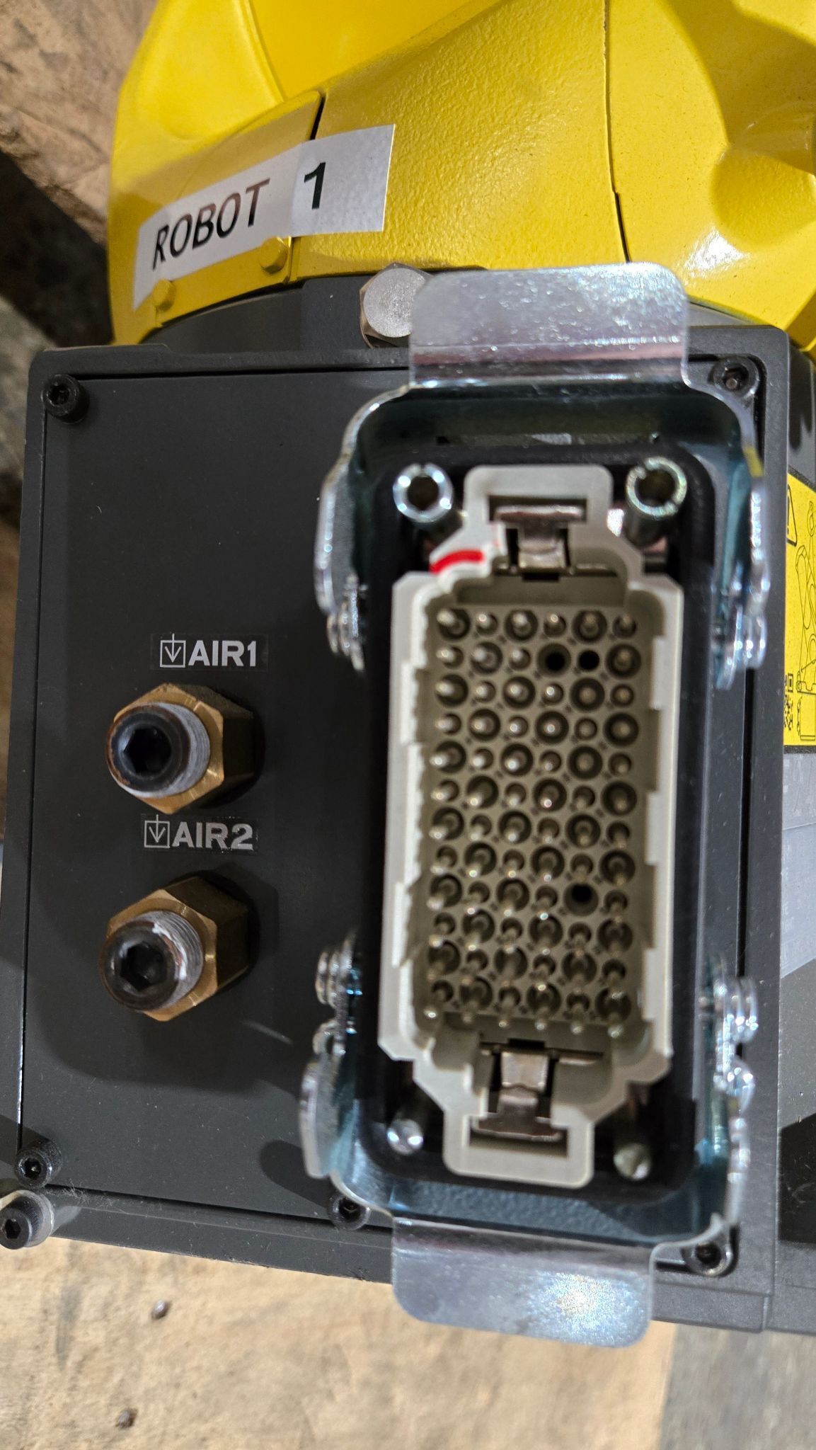 FANUC LR Mate 200iD/7L Robot w/ R-30iB Mate PLUS Controls & Pendant USED 4