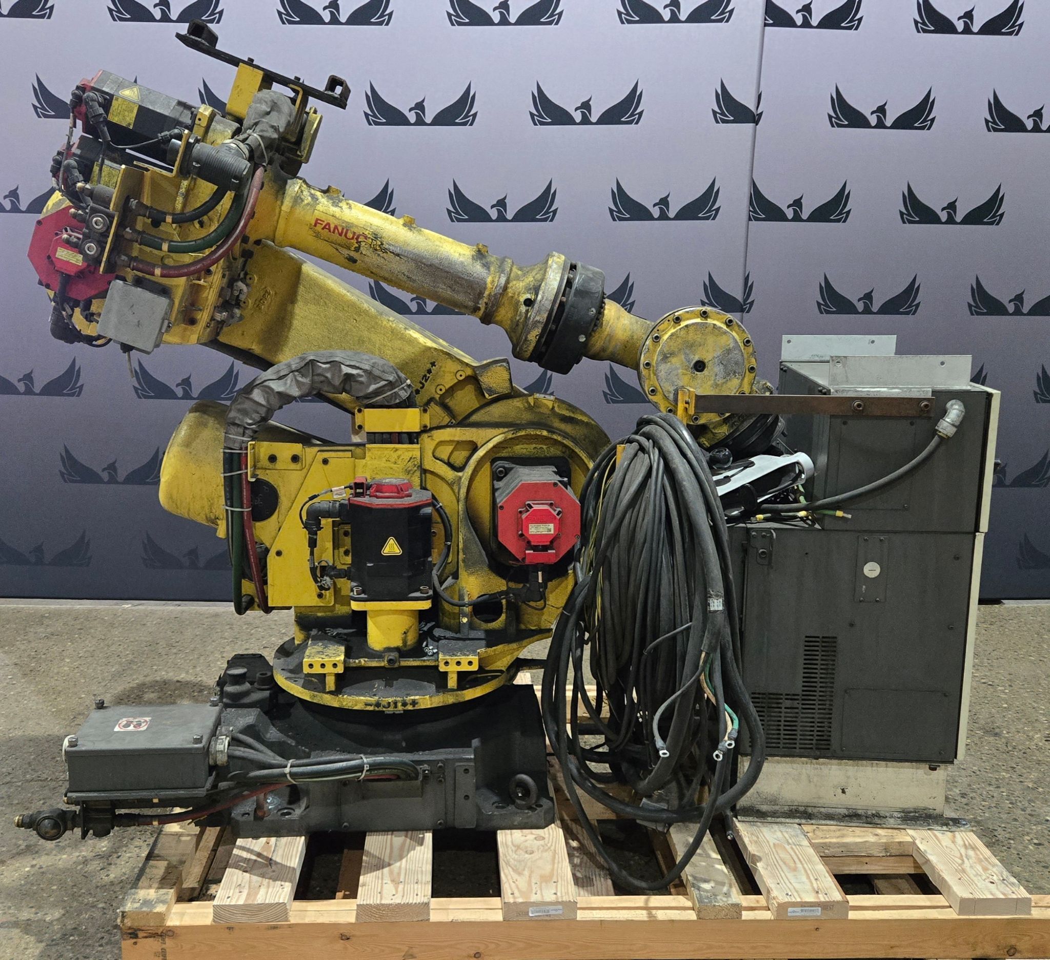 FANUC R-2000iB/210F w/ R-30iB Controls USED - Missing Teach Pendant 0