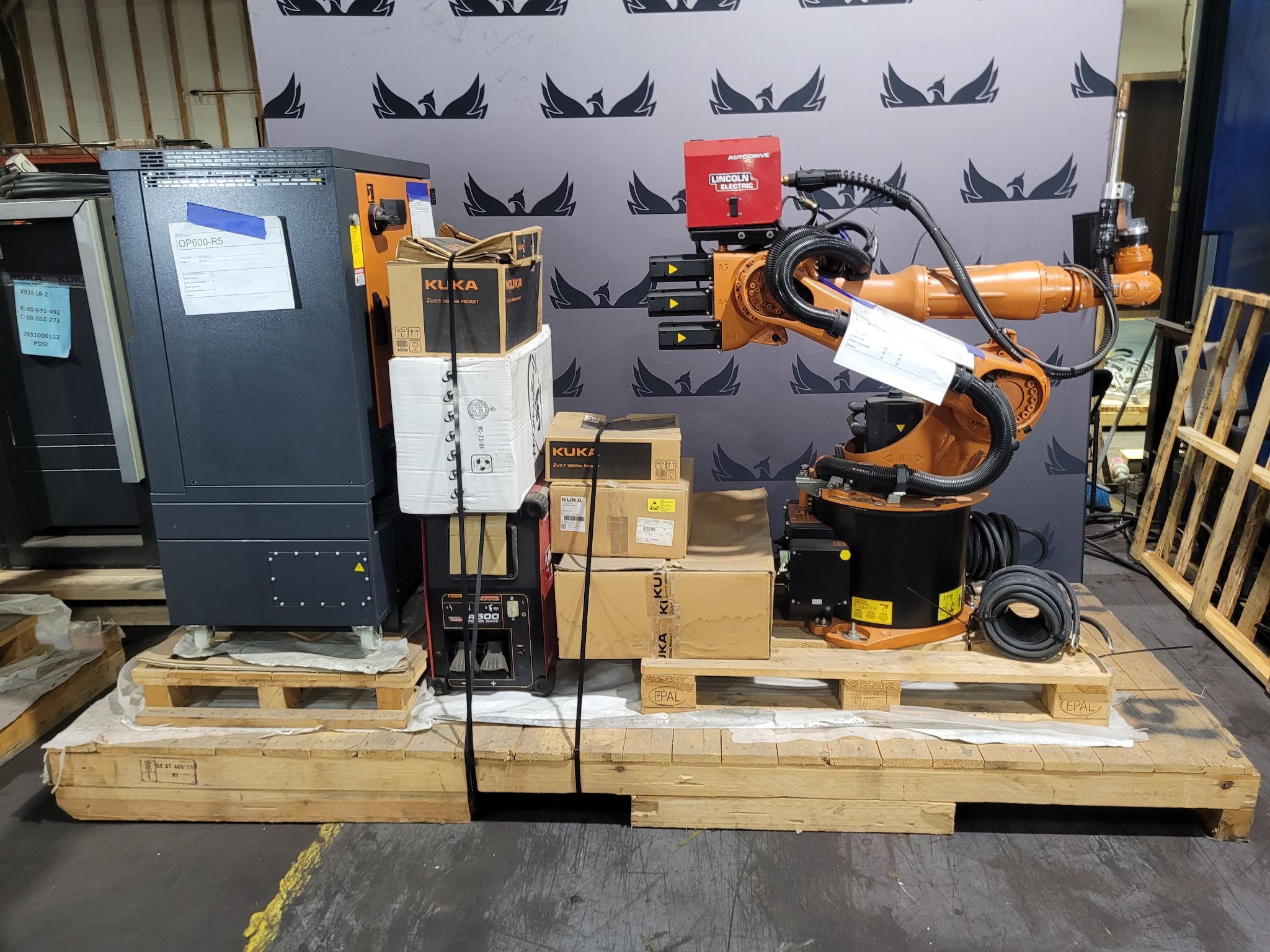 KUKA KR16 L6-2 w/ KR C4 Controls Lincoln R550 Weld Package & TT3A Reamer NEW 0