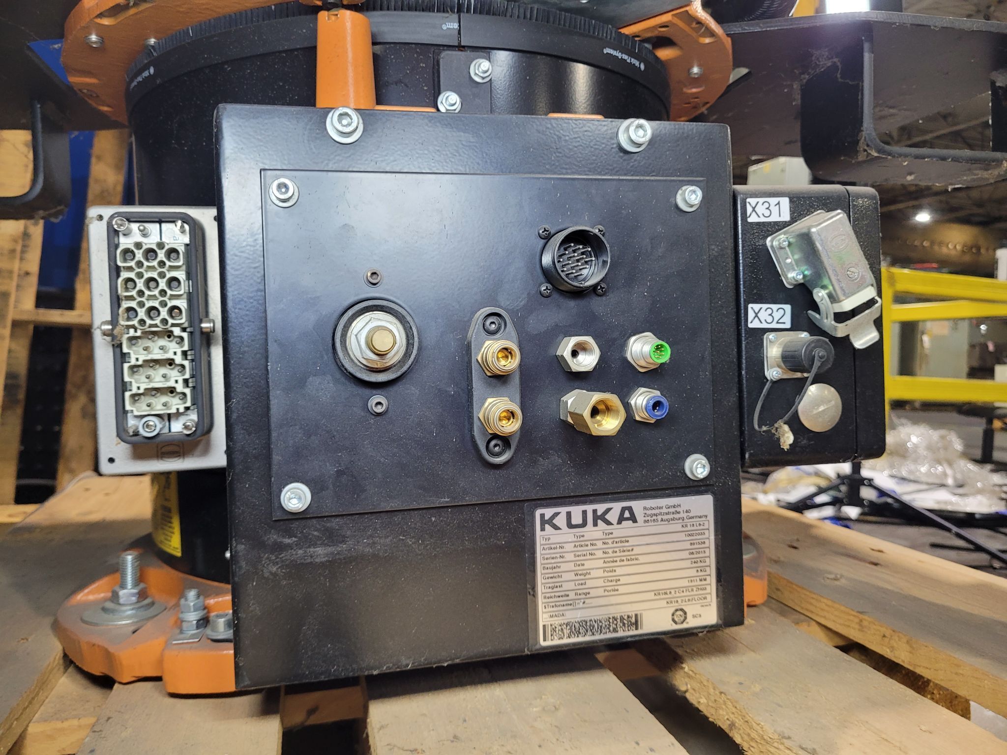 KUKA KR16 L6-2 Robot Complete w/ KR C4 NA Controller NEW (Missing Pendant) 3