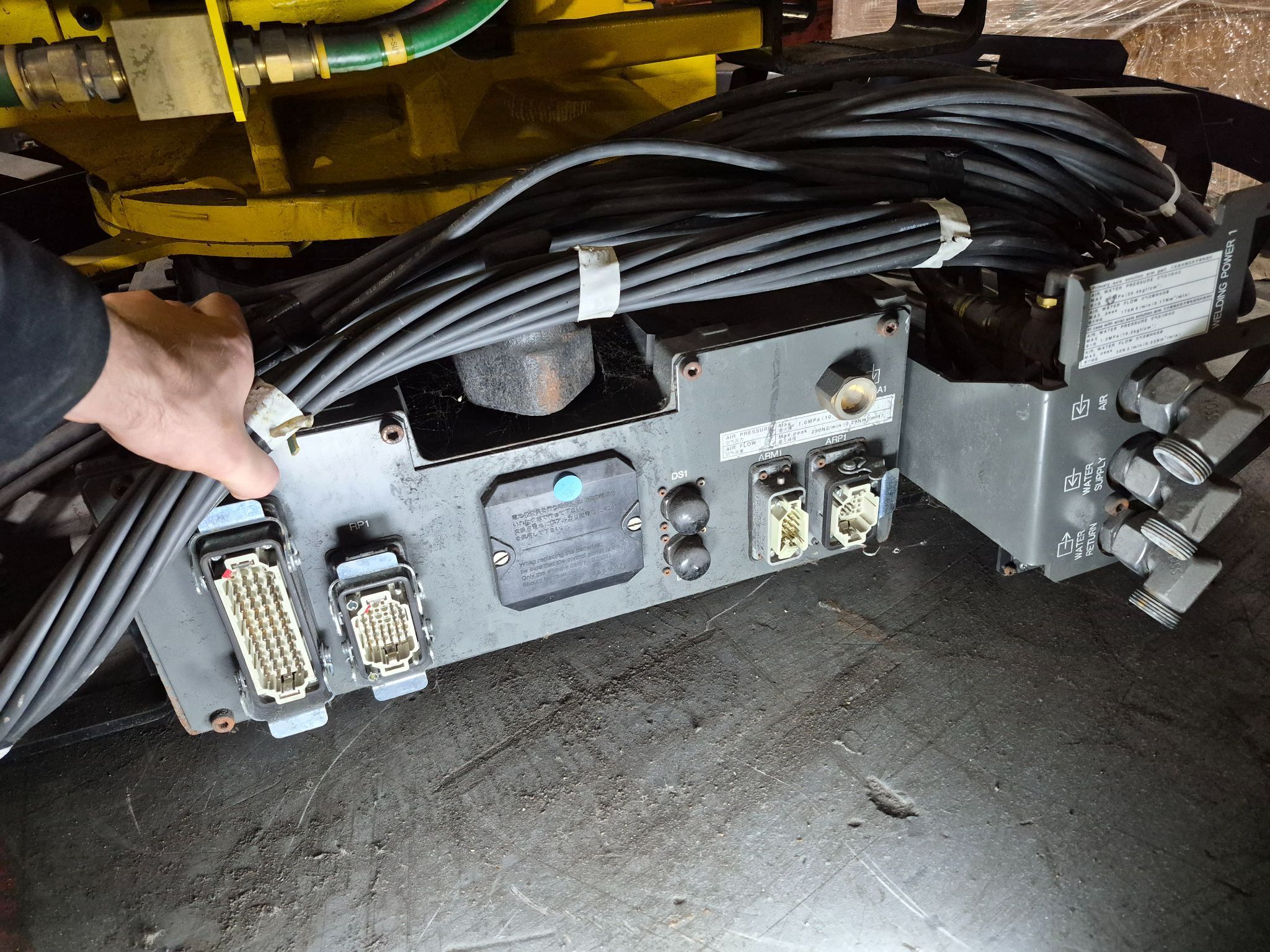 FANUC R-2000iB/210F with R-30iA Controls USED - Missing Items 5