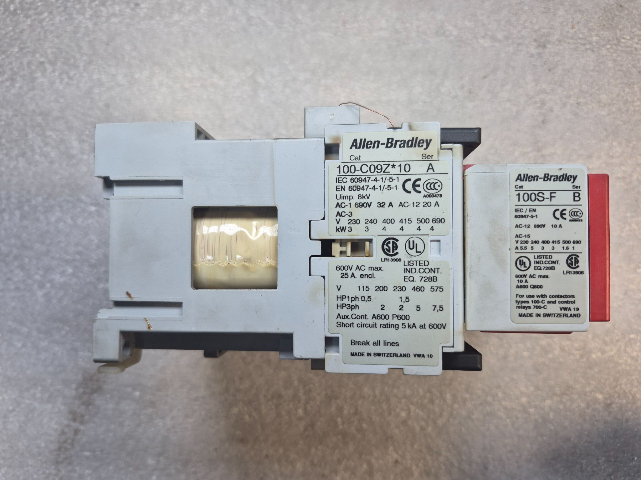 ALLEN BRADLEY 104S‑C09DJ210C Safety Contactor USED 3