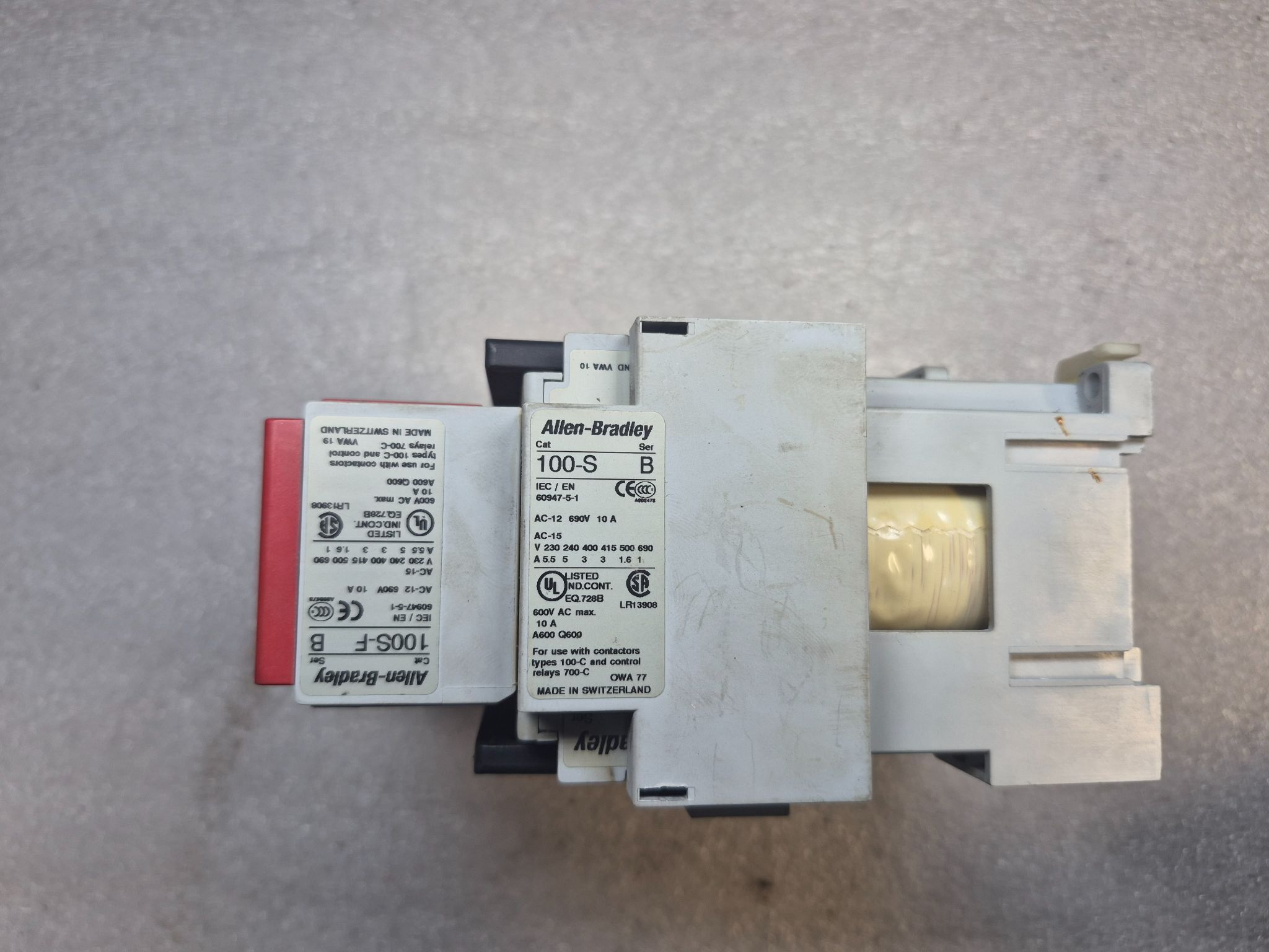 ALLEN BRADLEY 104S‑C09DJ210C Safety Contactor USED 4
