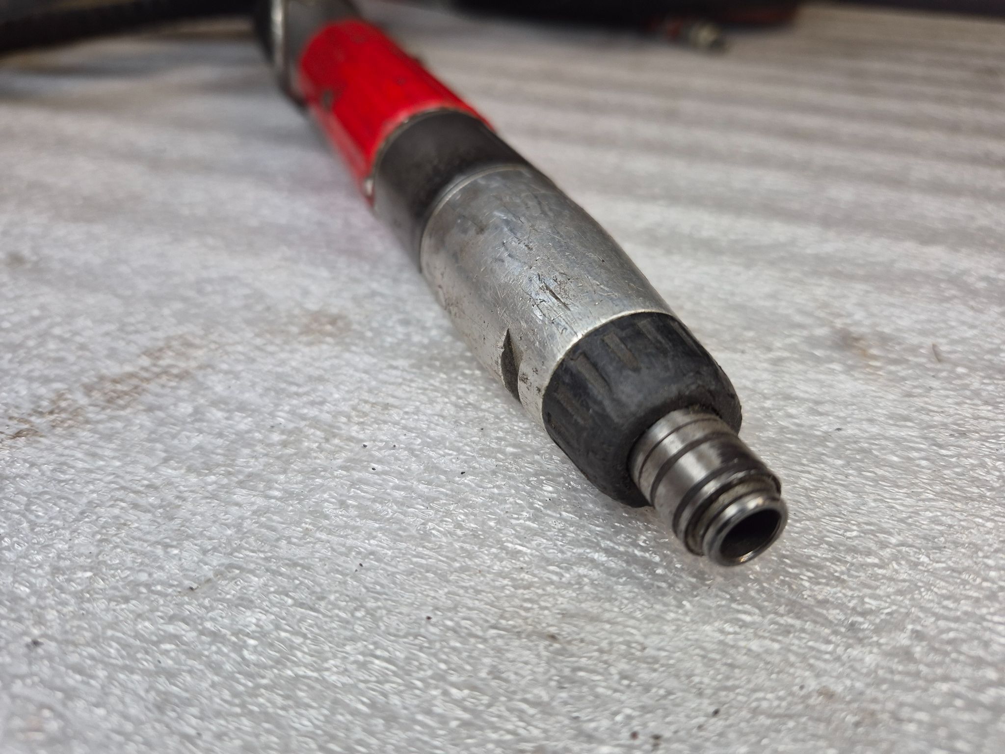 DESOUTTER 2C89‑AX Pneumatic Screwdriver 1450 RPM USED 2