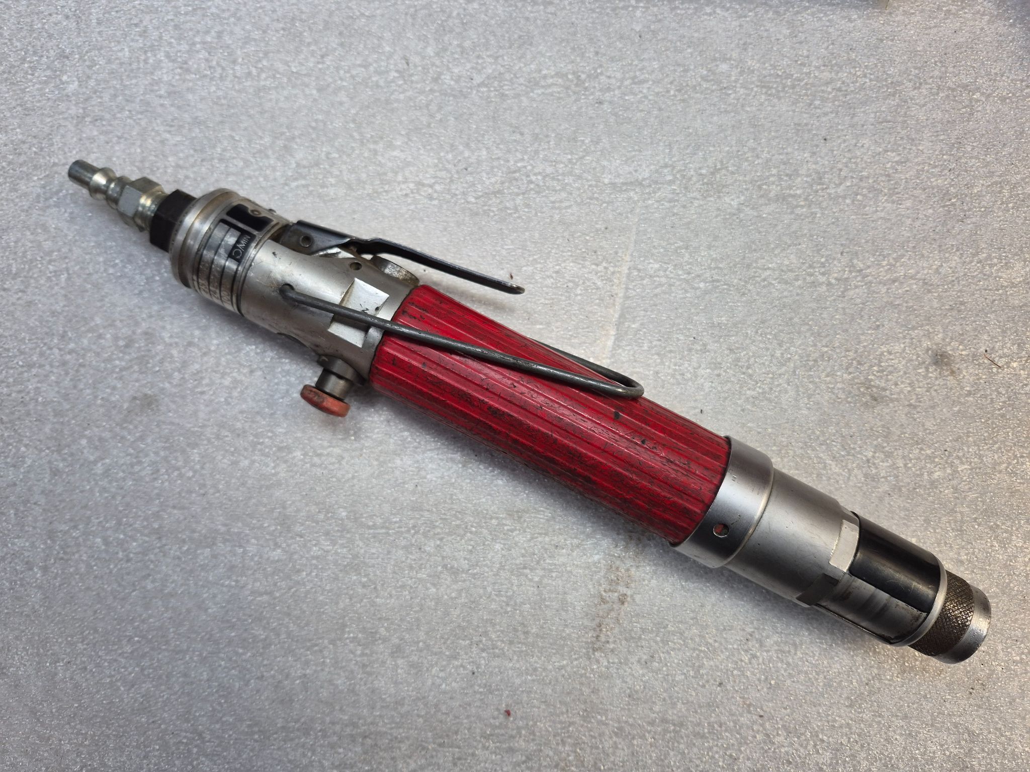 DESOUTTER 2SAD8‑L Pneumatic Screwdriver 1000 RPM USED 0