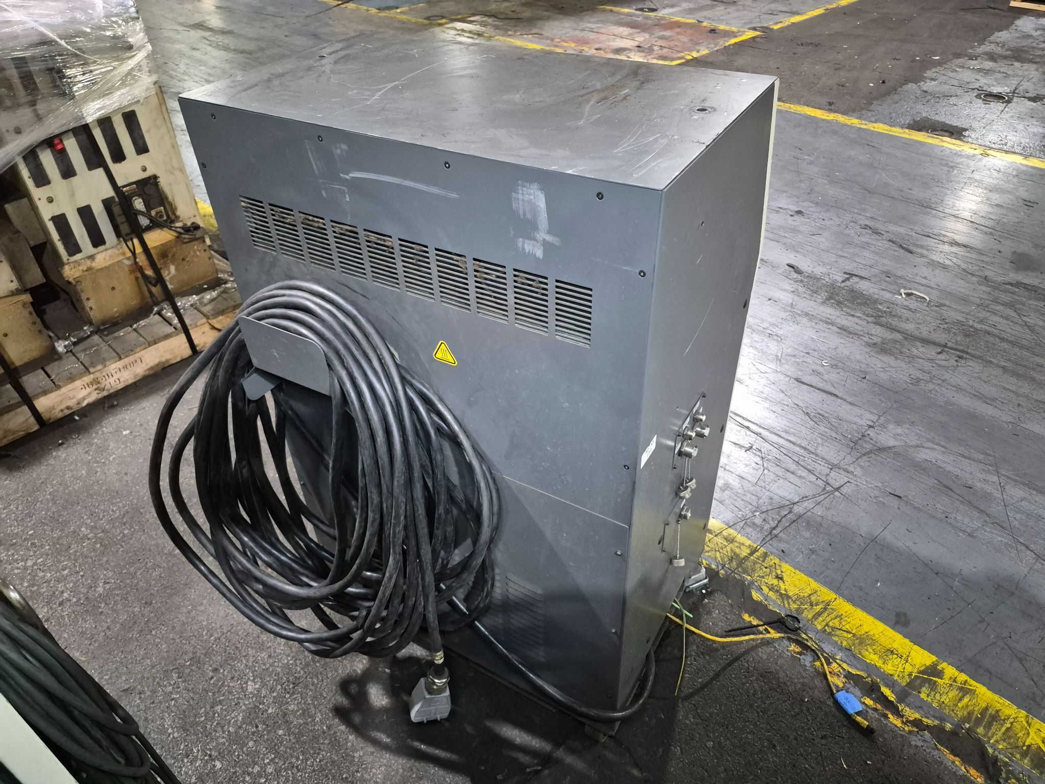 FANUC R-2000iB/210F with R-30iA Controls USED - Missing Items 13
