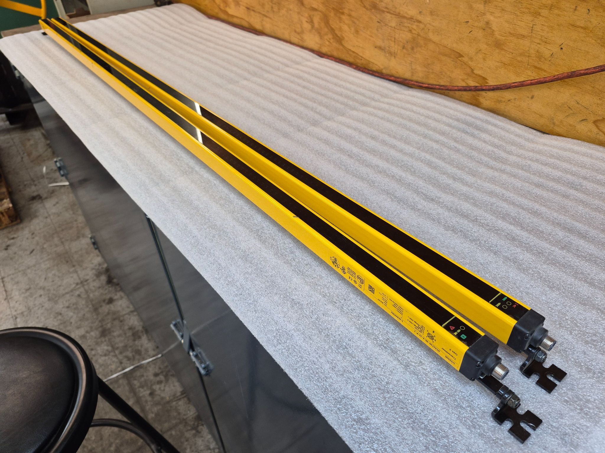 IFM EFECTOR OY050S OYA1510‑30‑4‑12‑P‑1 Light Curtain Set (1510mm) USED 0