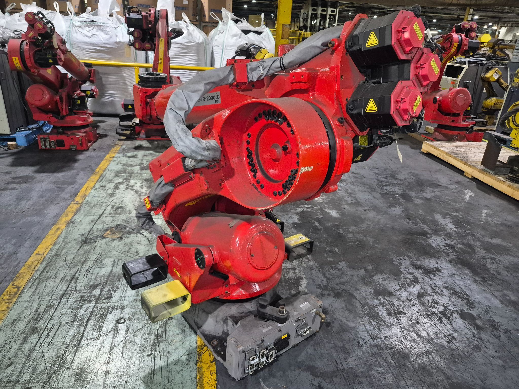 FANUC R-2000IC/210L Long Arm 6-Axis Robot - ARM ONLY, DAMAGED ENCODER AS-IS 6