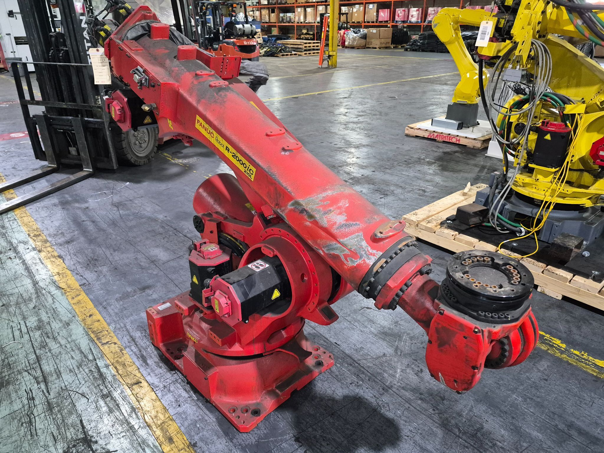 FANUC R-2000IC/210L Long Arm 6-Axis Industrial Robot - ARM ONLY - USED 2