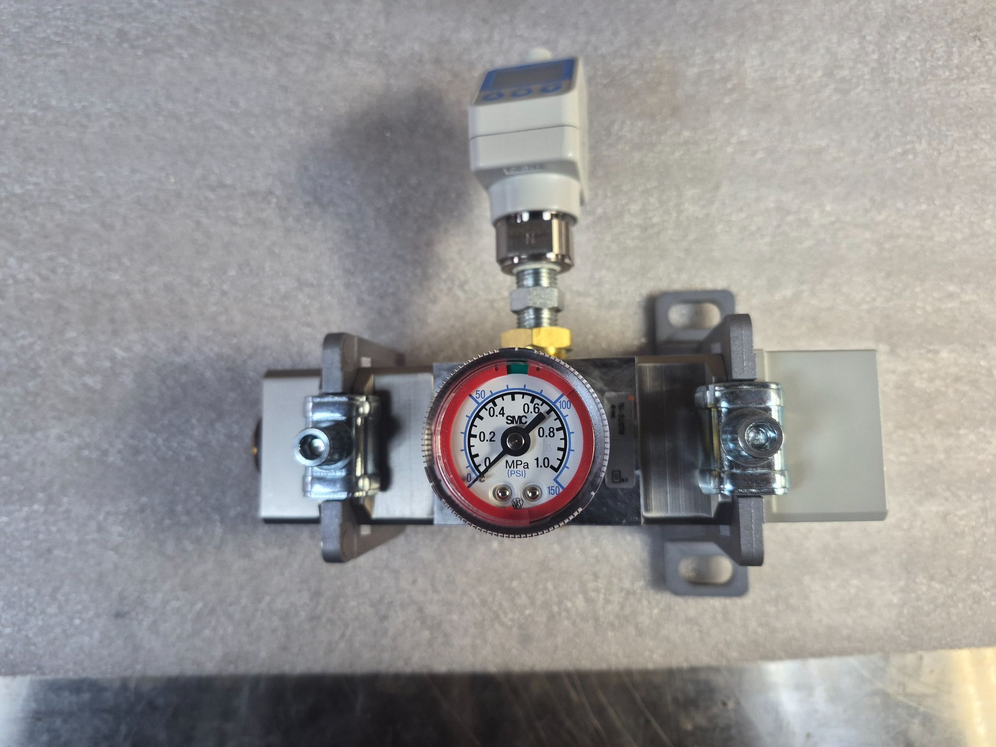 SMC Y400T-A w/ ISE70-N02-L2 Digital Pressure Switch NEW 0