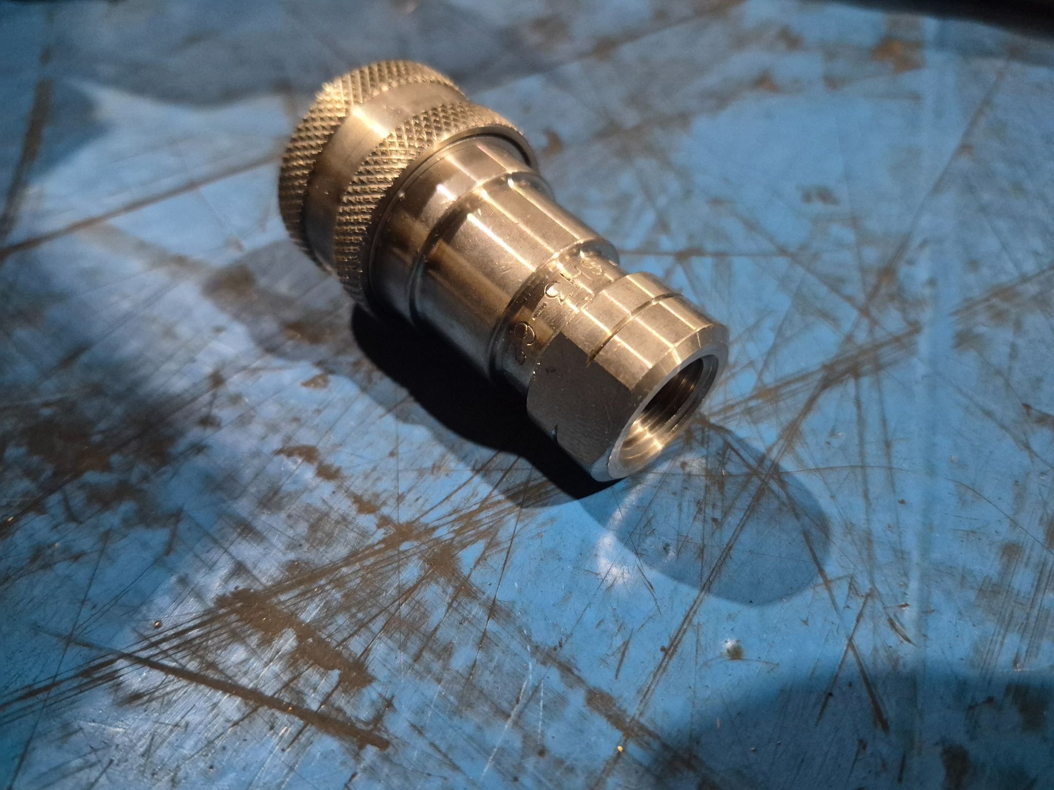 Parker SH3‑62 Hydraulic Quick Coupler 3/8" FNPT NEW 1