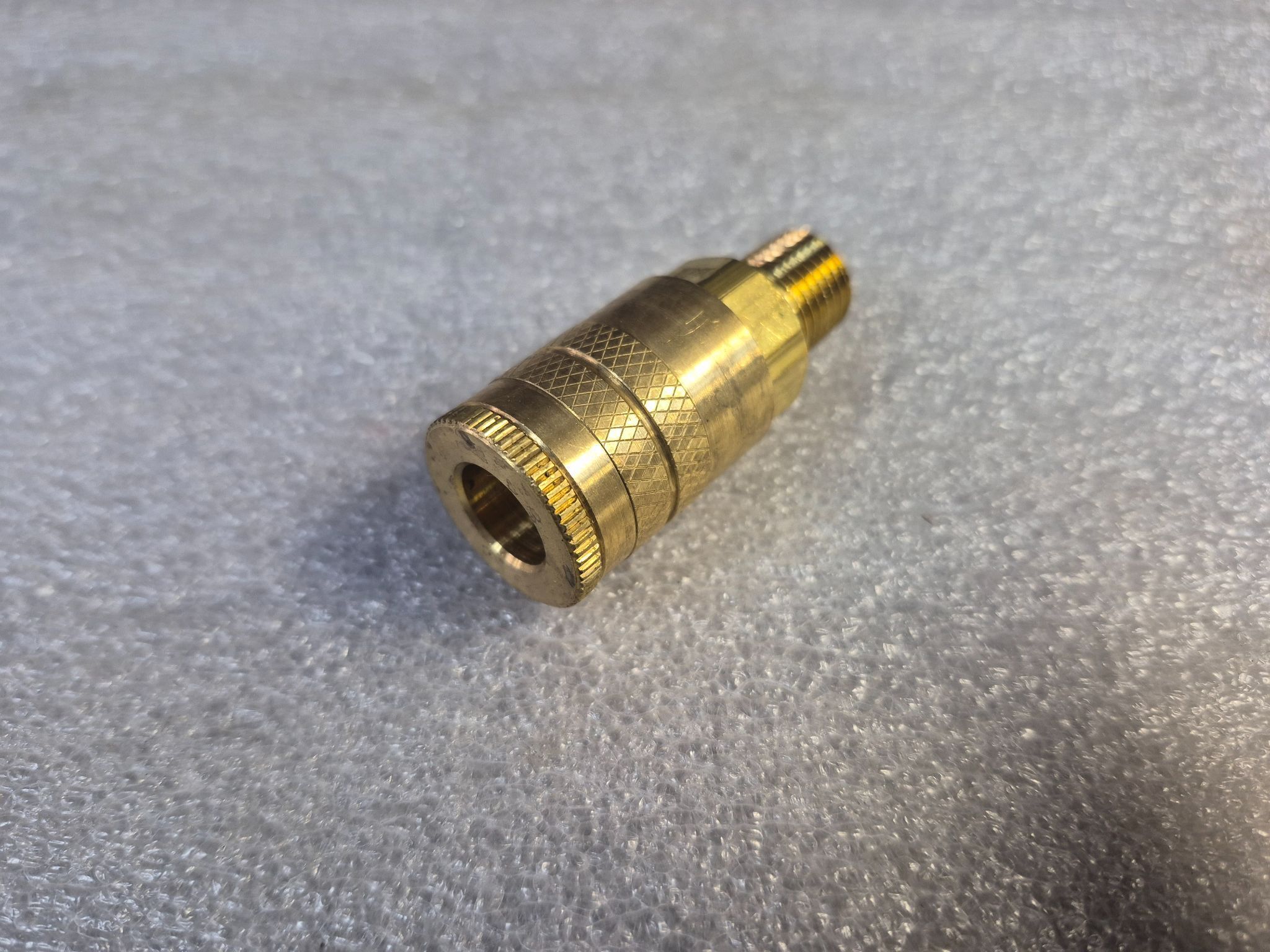 PARKER B22 1/4" FNPT Quick Disconnect Coupler x 1/4" MNPT NEW 0