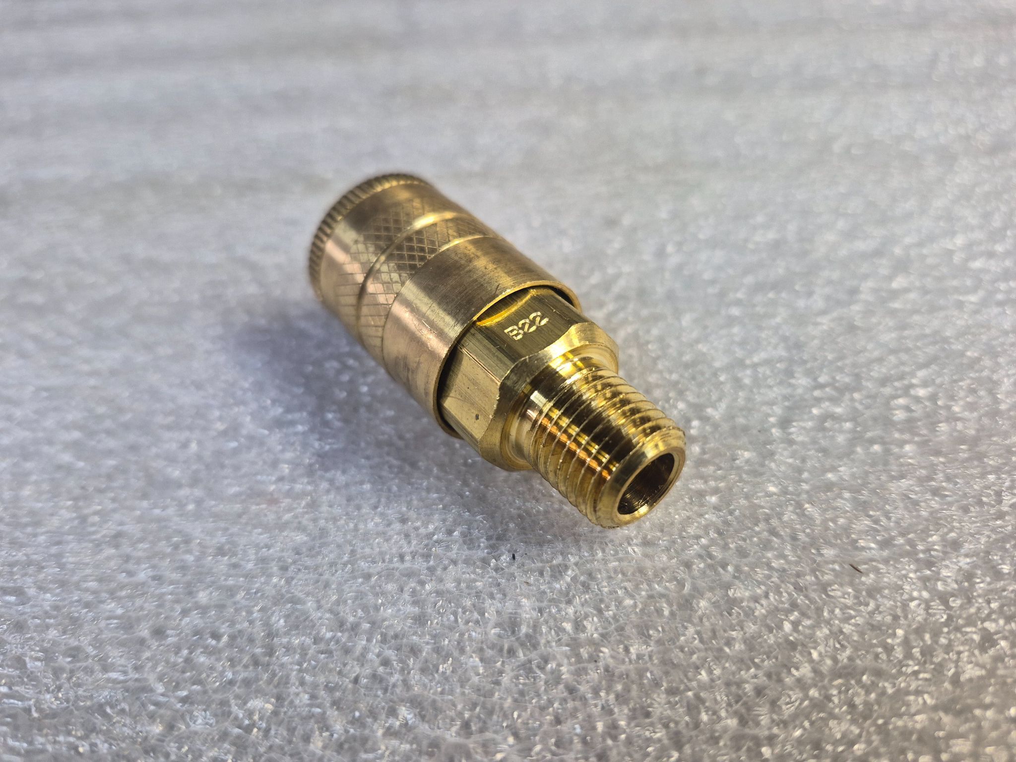 PARKER B22 1/4" FNPT Quick Disconnect Coupler x 1/4" MNPT NEW 1