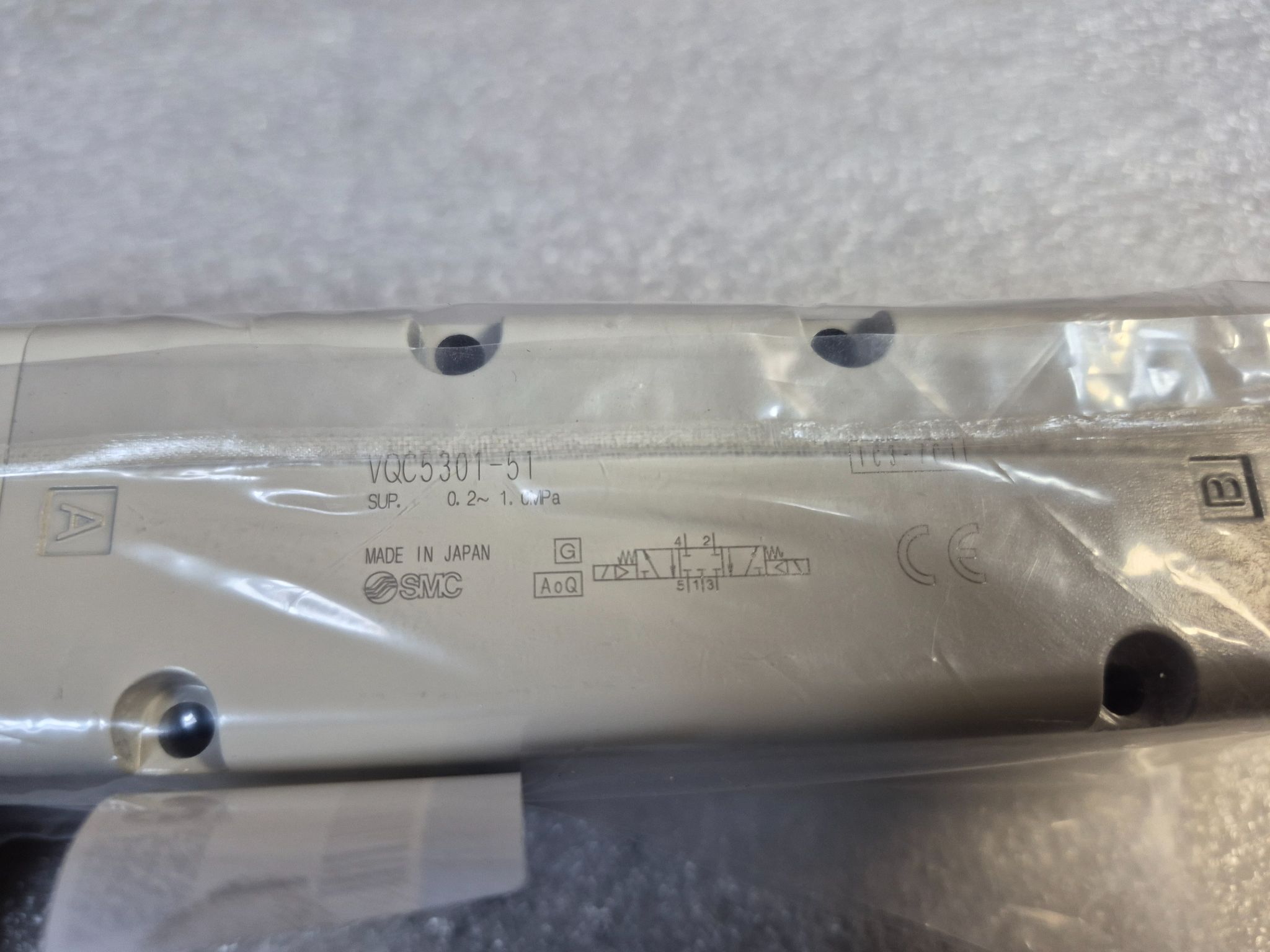 SMC VQC5301-51 VQC Series 4/5 Port Solenoid Valve NEW 1