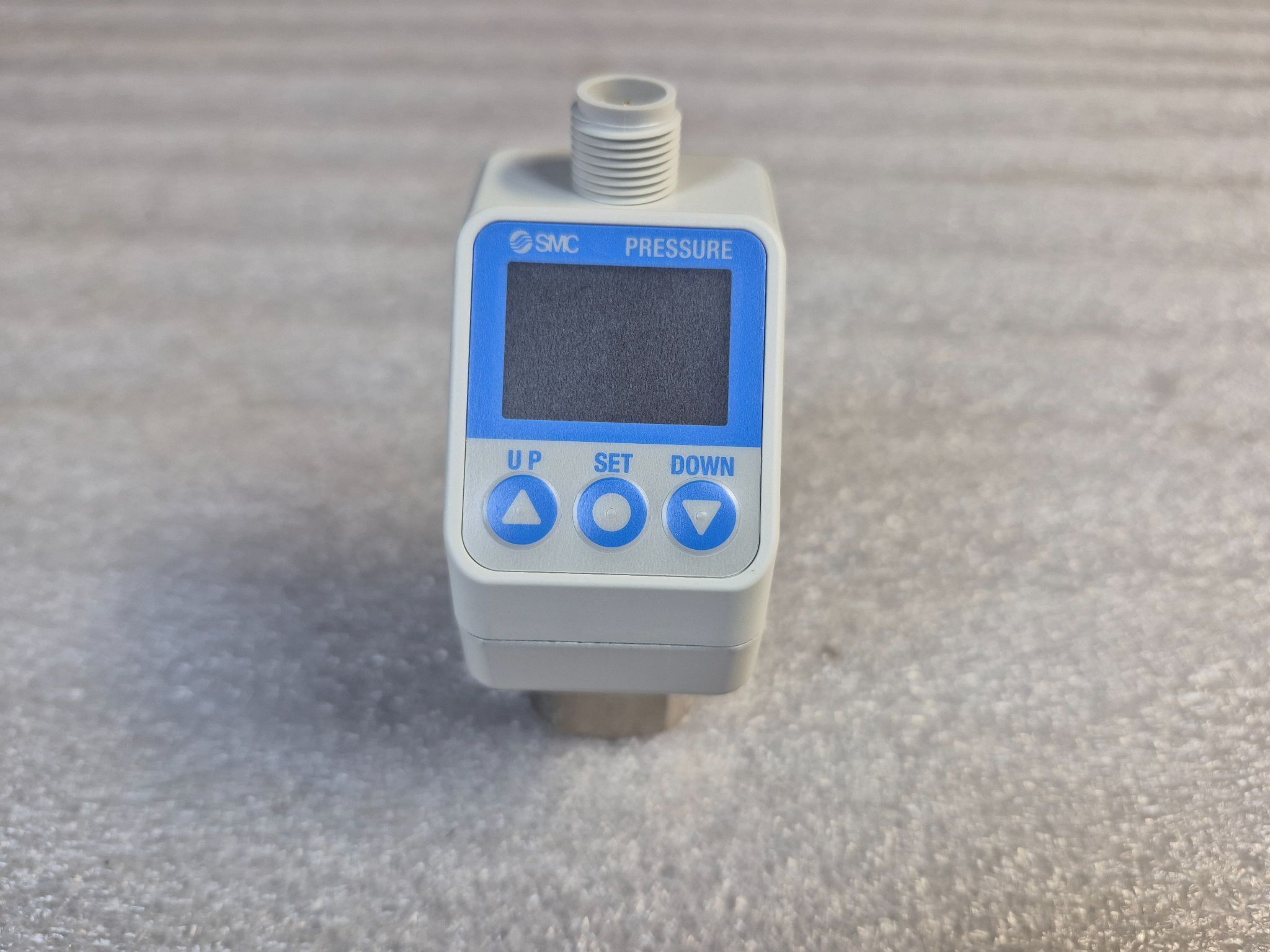 SMC ISE70-N02-L2 Digital Pressure Switch 0-1 MPa 24VDC NEW 1