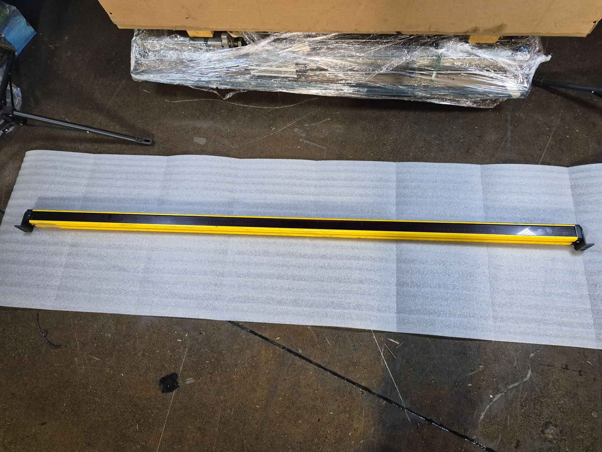 BANNER MSXLHDE7212Y MINI-SCREEN HD Long-Range Emitter (72") USED 0