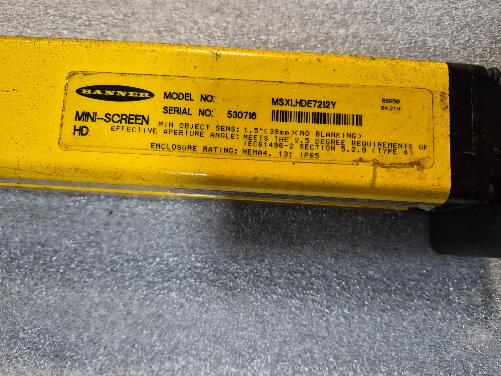 BANNER MSXLHDE7212Y MINI-SCREEN HD Long-Range Emitter (72") USED 1