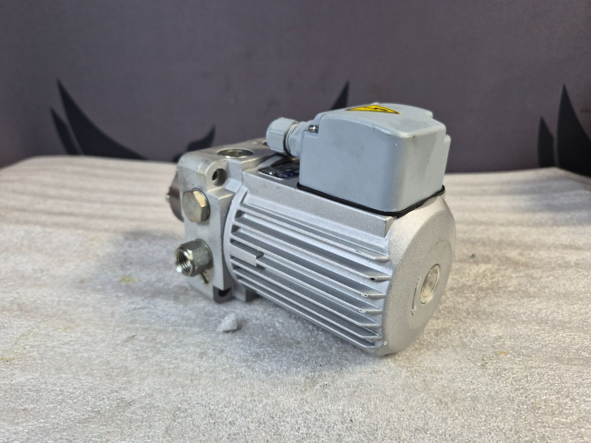 GRACO 122902 Injecto-Flo II Lubrication Pump 110W 230/460V 3PH NEW 2