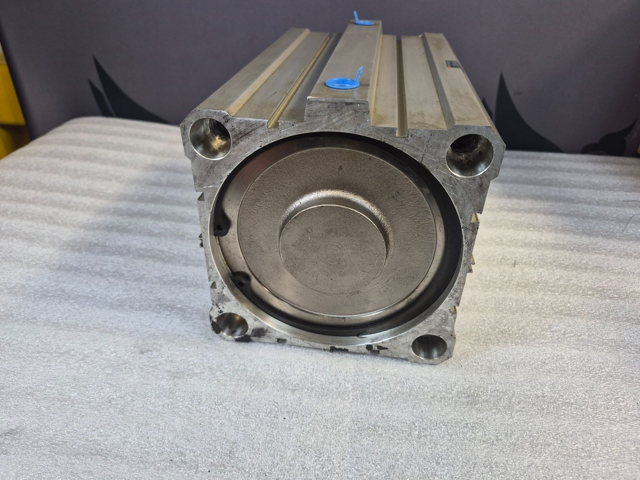 SMC CQ2B160-200-CJL Compact Pneumatic Cylinder 160mm Bore 200mm Stroke USED 2
