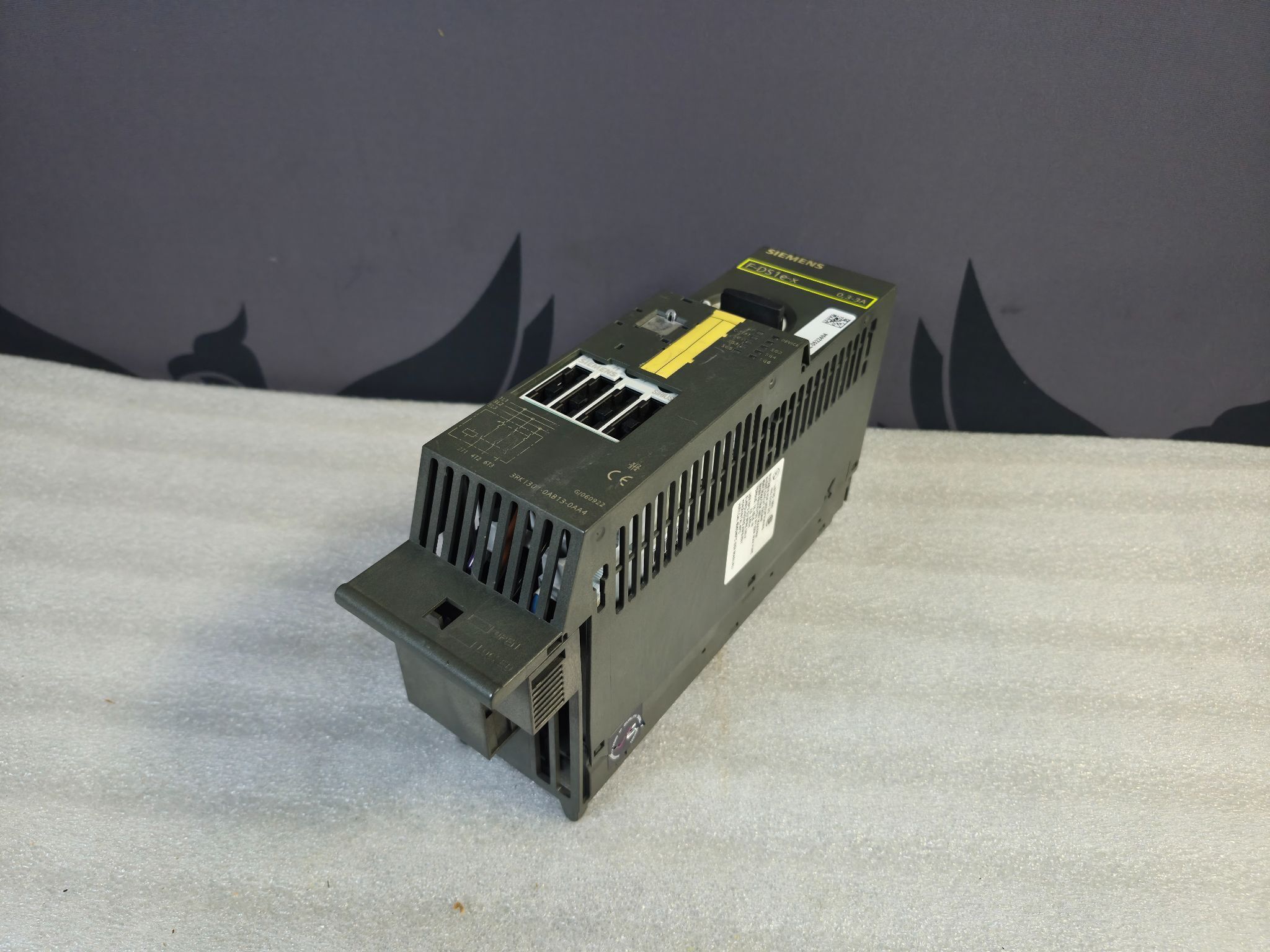 SIEMENS 3RK1301-0AB13-0AA4 Fail‑Safe Direct Motor Starter USED 1