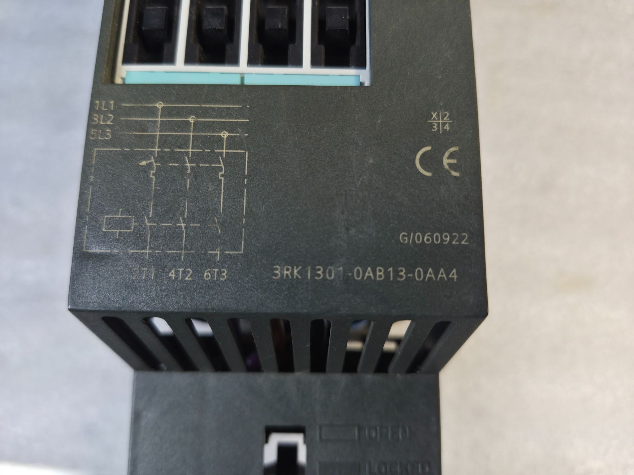 SIEMENS 3RK1301-0AB13-0AA4 Fail‑Safe Direct Motor Starter USED 3