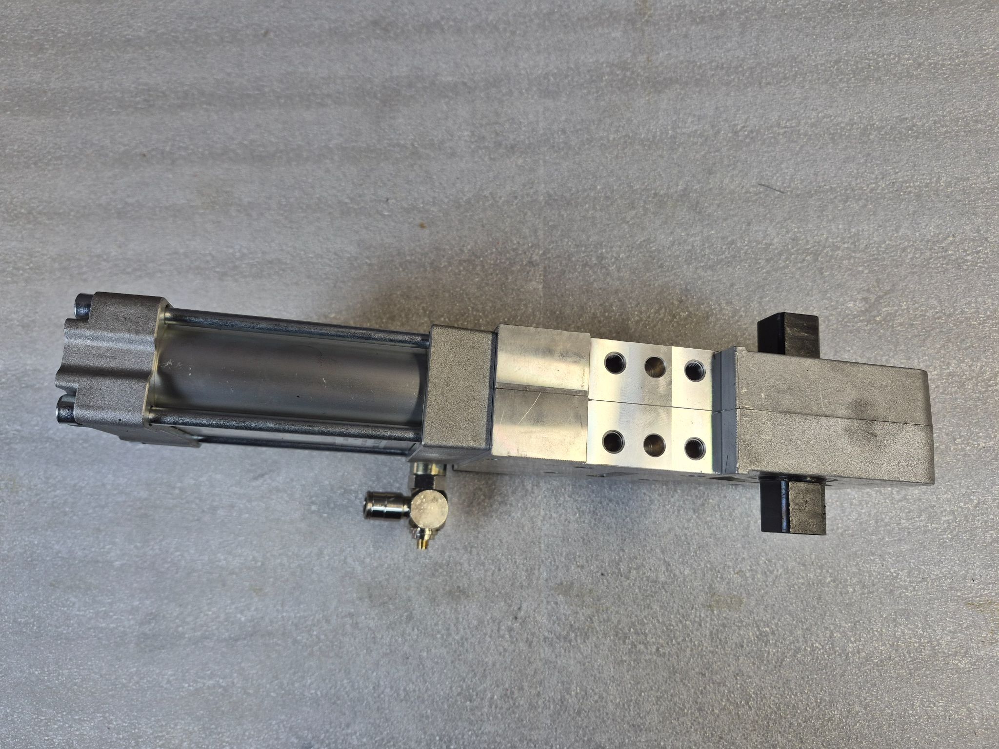 TUNKERS VU 50.1 BR2 A05 T12 5‑135° Pneumatic Clamp USED 3