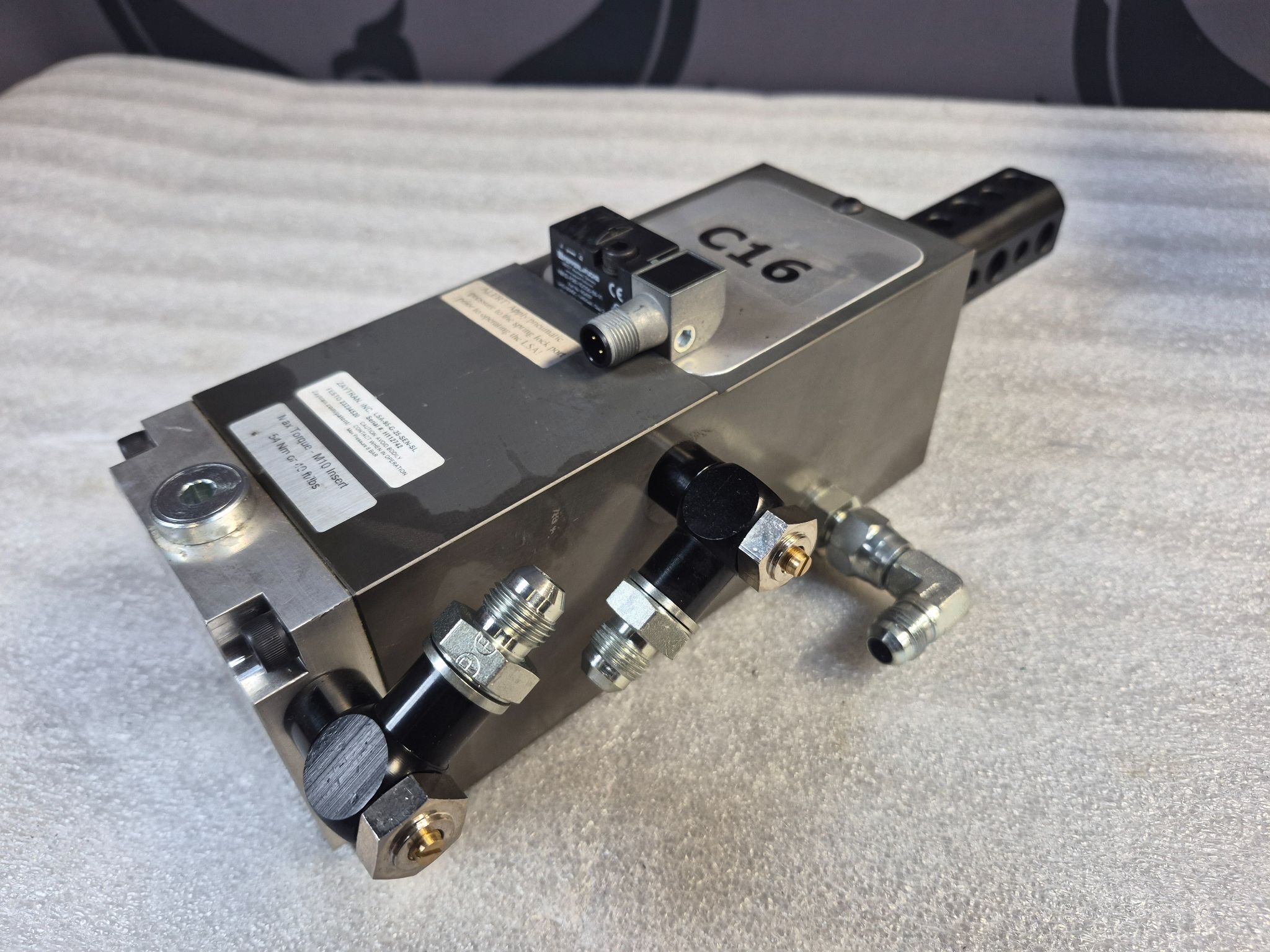 ZAYTRAN LSA-95-G-25-25-SEN-SL Pneumatic Actuator USED 1