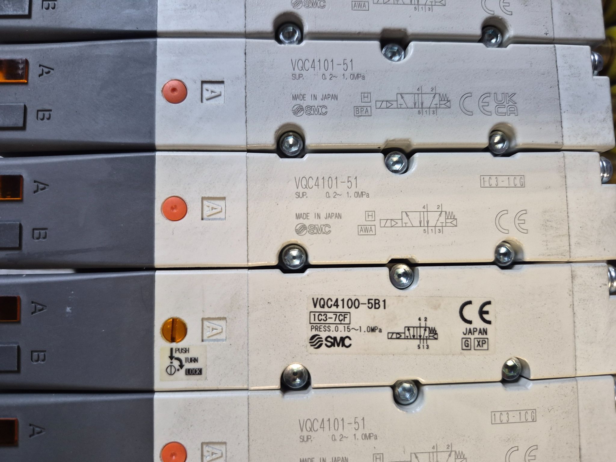 SMC VV5QC41-1203TSKAN Pneumatic Valve Manifold Assembly USED 2