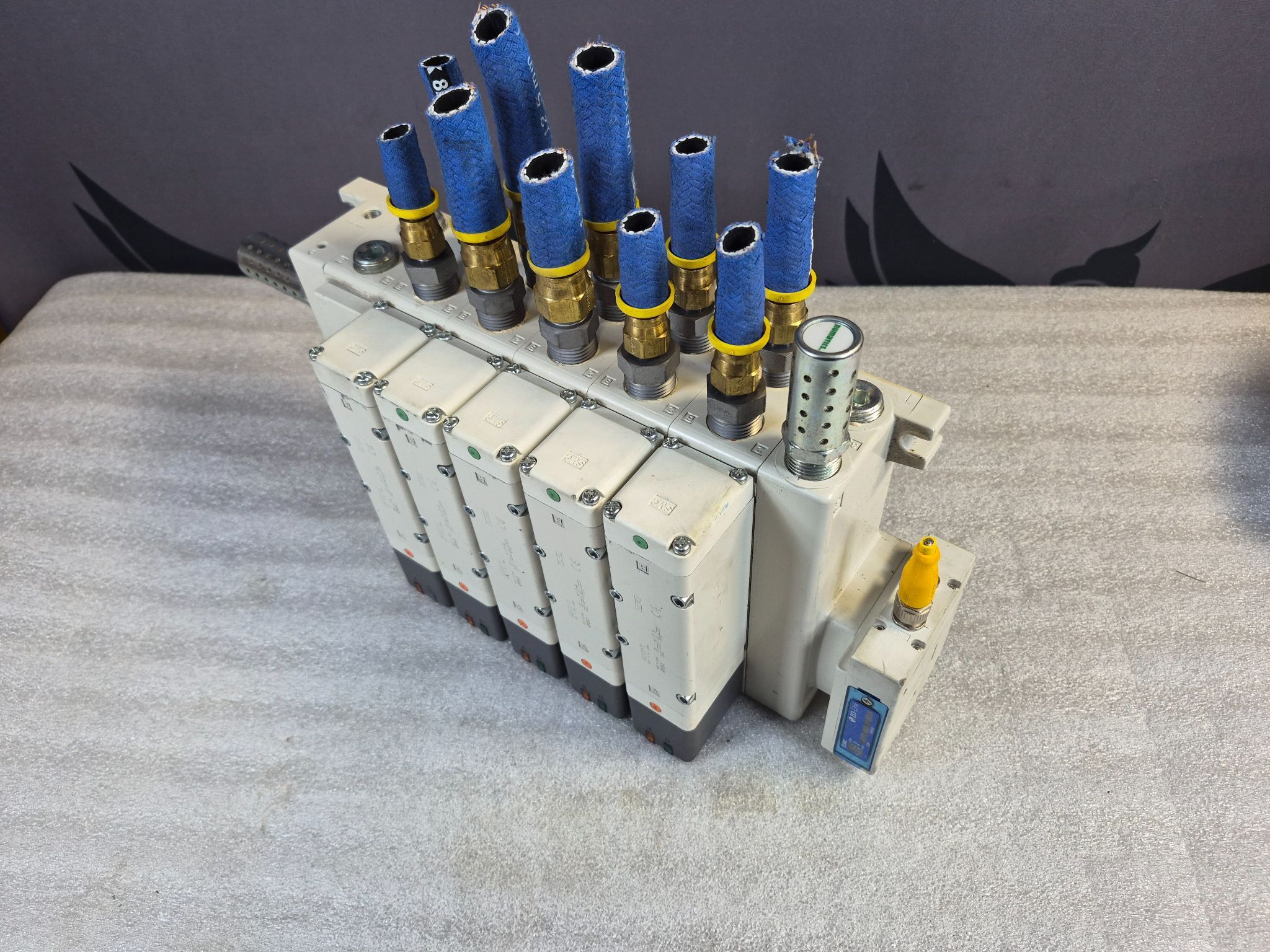 SMC VV5QC51-0604TSKAN Pneumatic Valve Manifold Assembly USED 3