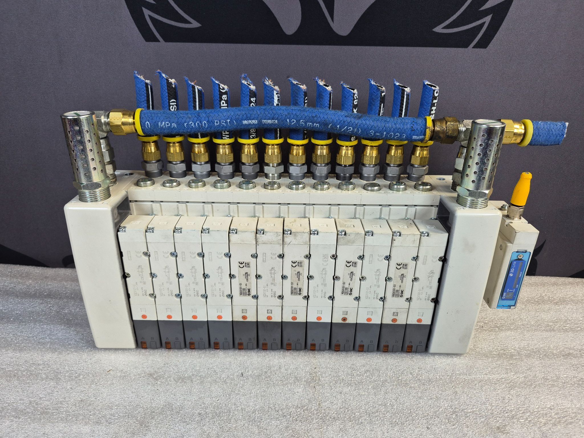 SMC VV5QC41‑1203TSKAN Pneumatic Valve Manifold IO‑Link USED 0