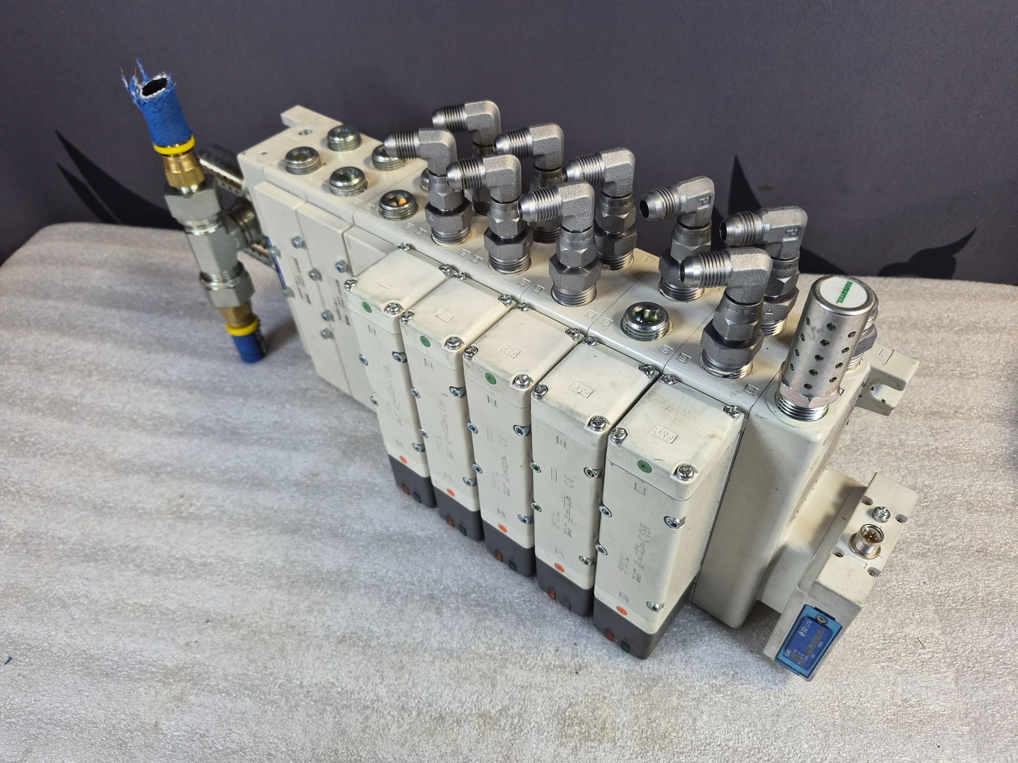 SMC VV5QC51‑0604TSKAN Pneumatic Valve Manifold IO‑Link USED 1