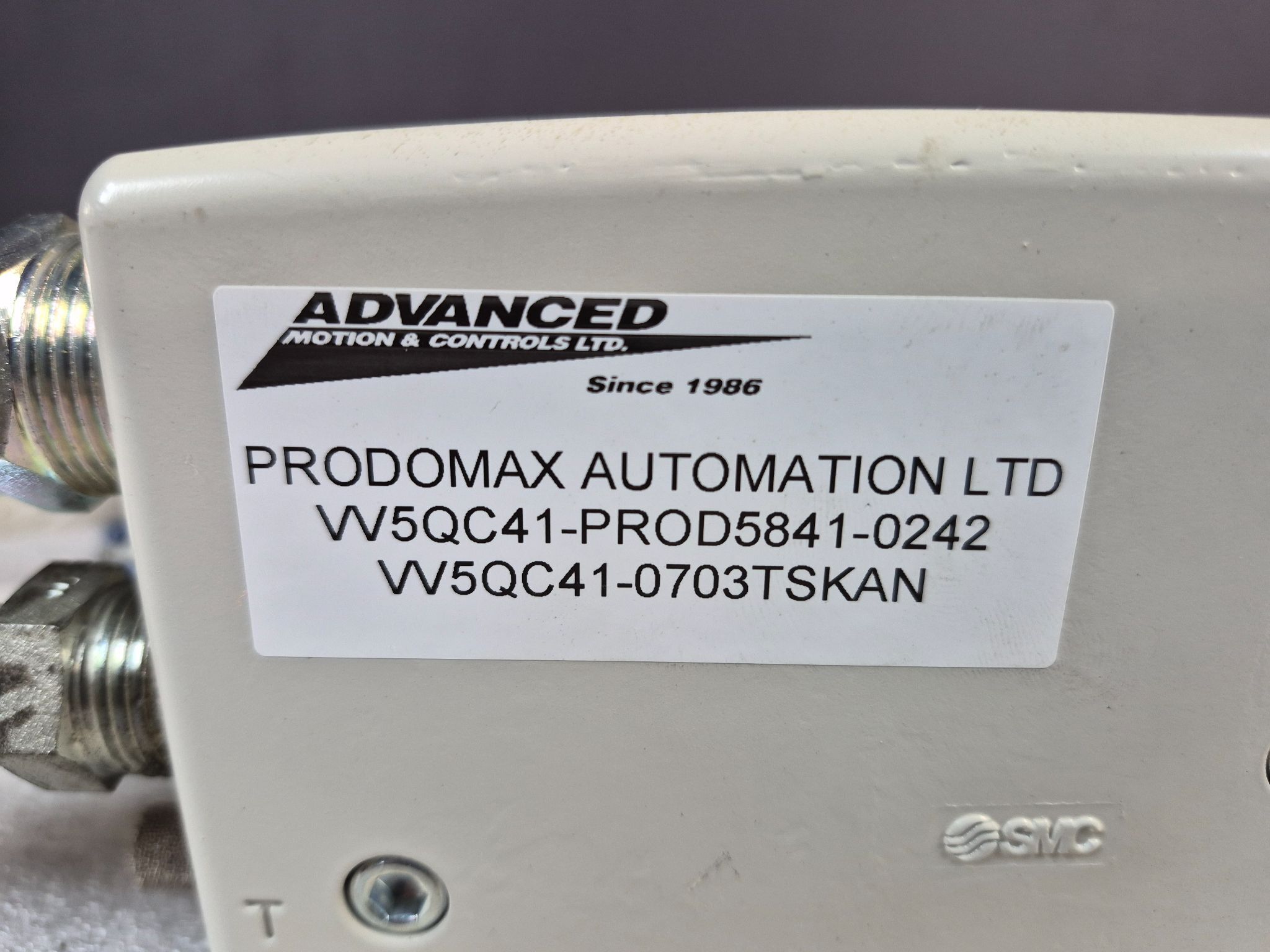 SMC VV5QC41‑0703TSKAN Pneumatic Valve Manifold IO‑Link USED 3