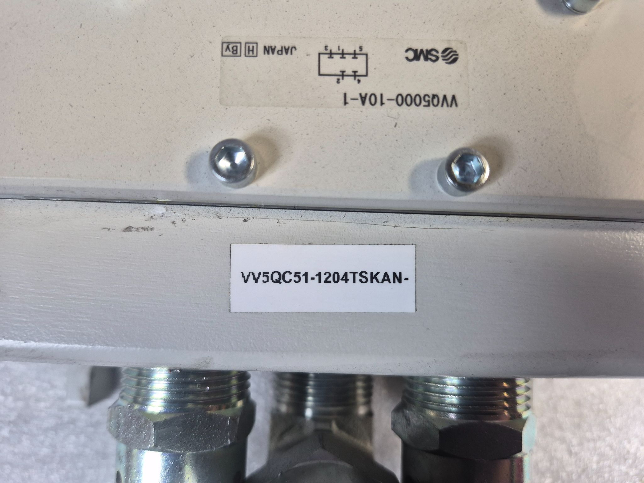 SMC VV5QC51‑1204TSKAN Pneumatic Valve Manifold IO‑Link USED 3