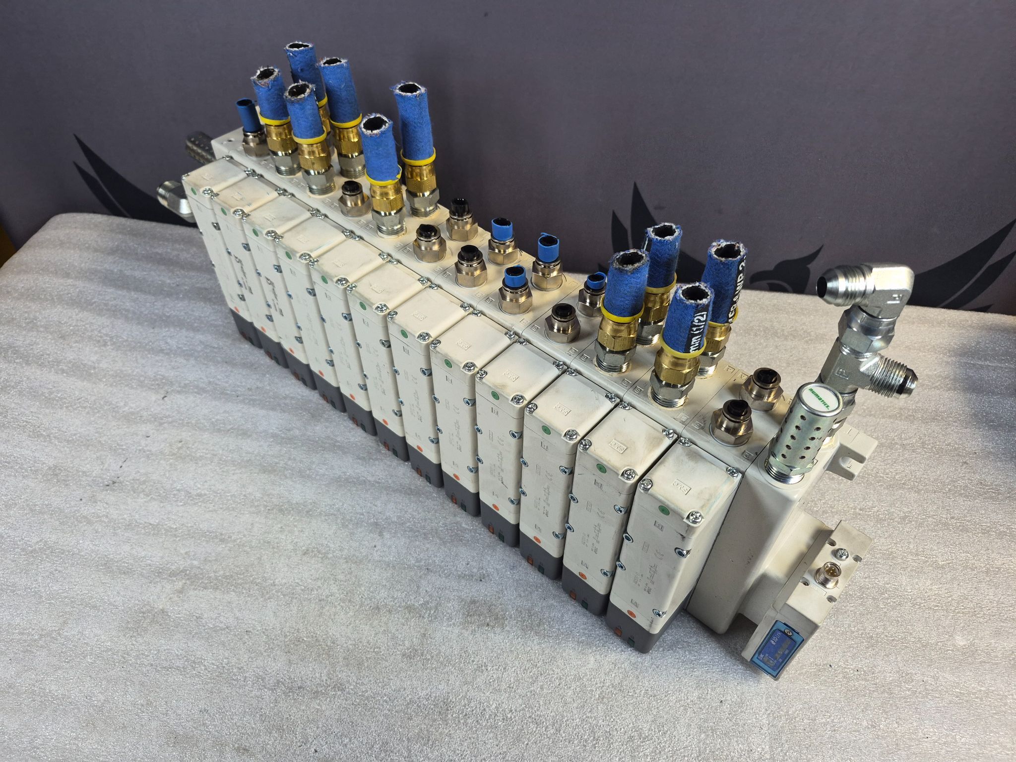 SMC VV5QC51‑1204TSKAN Pneumatic Valve Manifold IO‑Link USED 1