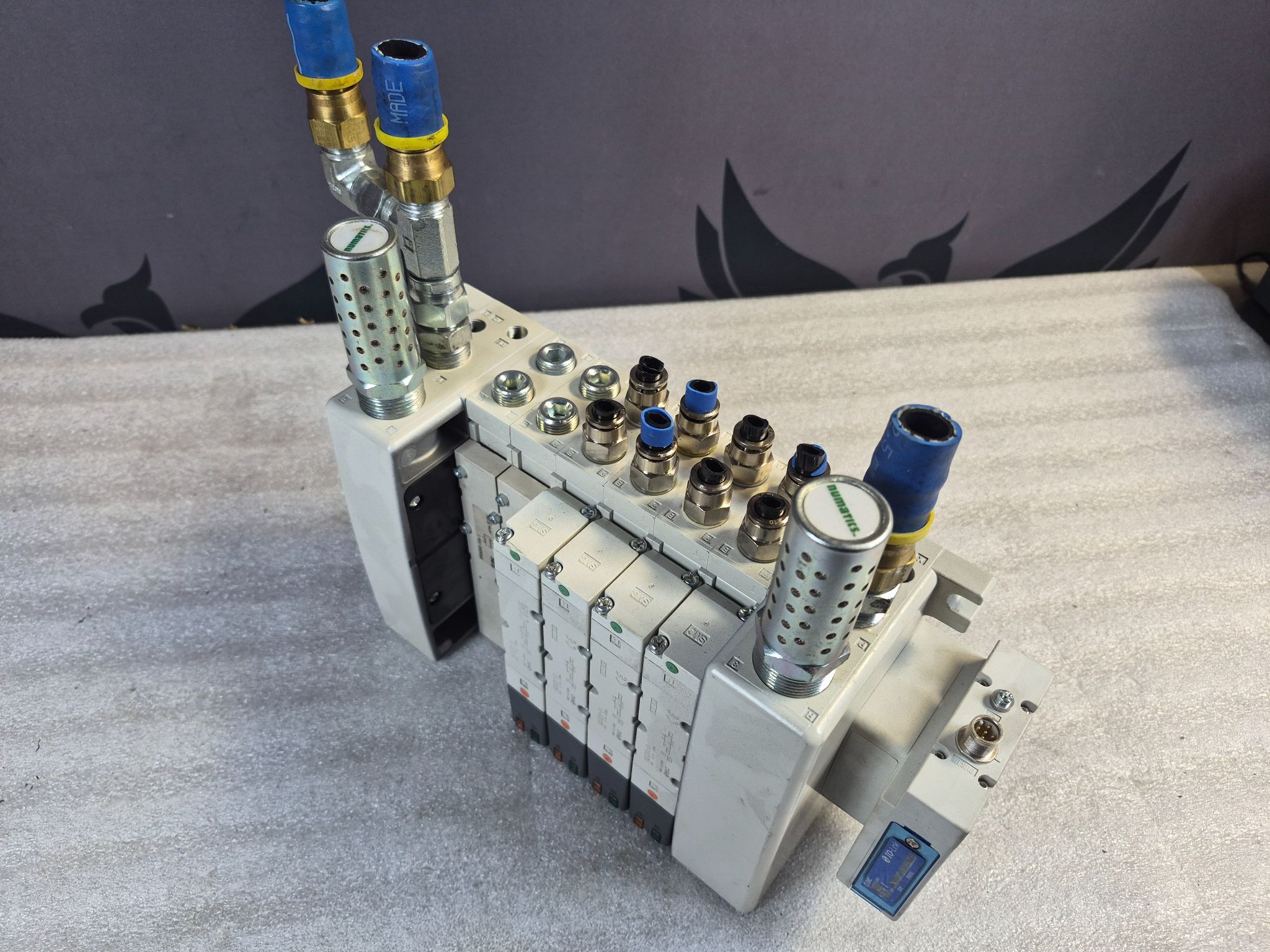 SMC VV5QC41‑0603TSKAN Pneumatic Valve Manifold IO‑Link USED 1