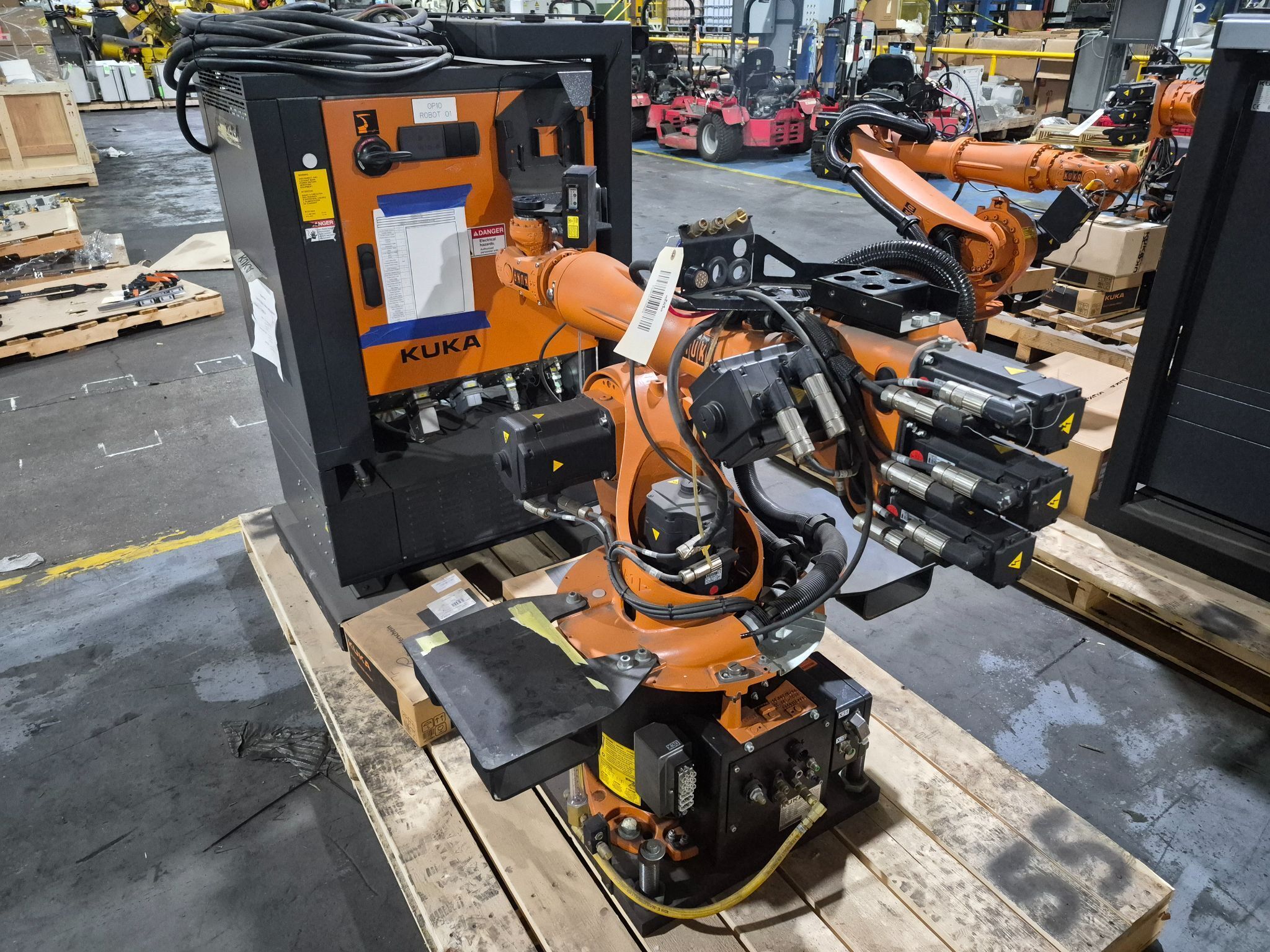 KUKA KR 16 L6-2 Robot Complete w/ KR C4 NA Controls NEW (Missing Pendant) 1