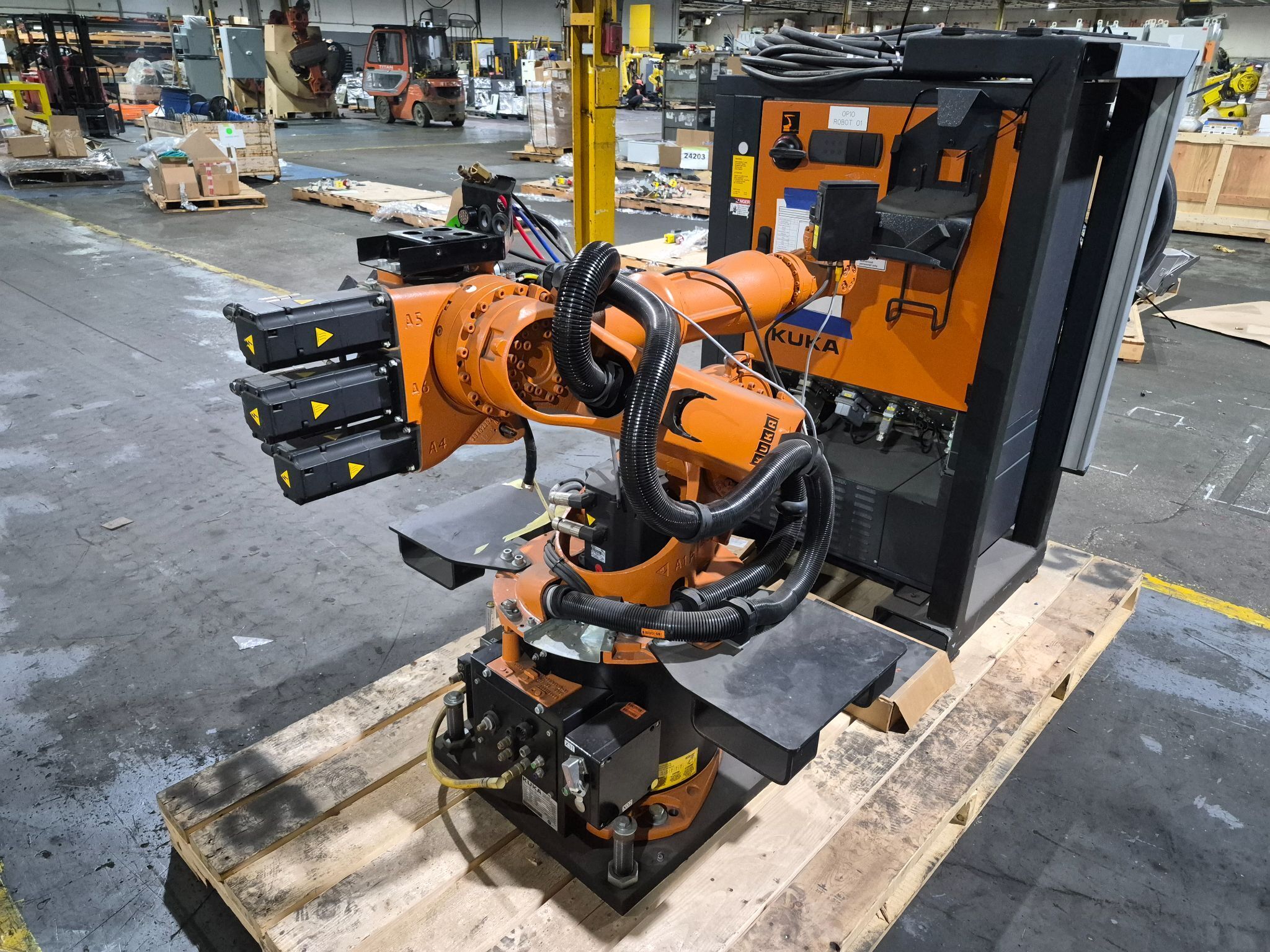 KUKA KR 16 L6-2 Robot Complete w/ KR C4 NA Controls NEW (Missing Pendant) 2