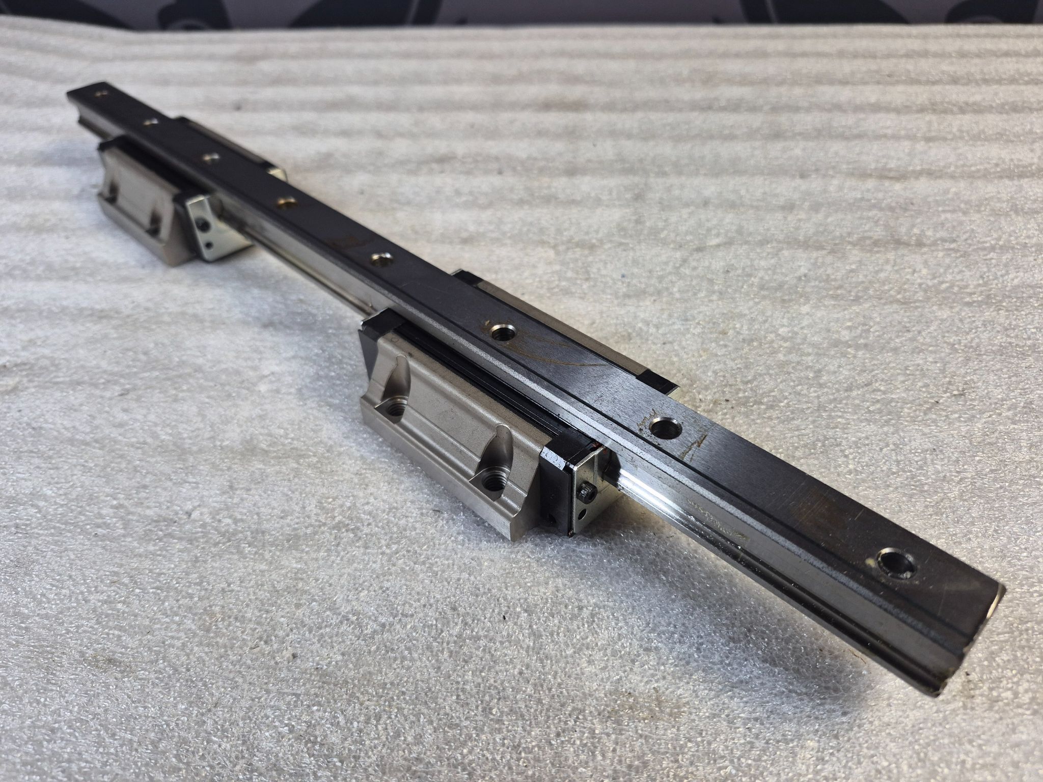 THK SHS25C Linear Bearings w/ Guide Rail USED 0