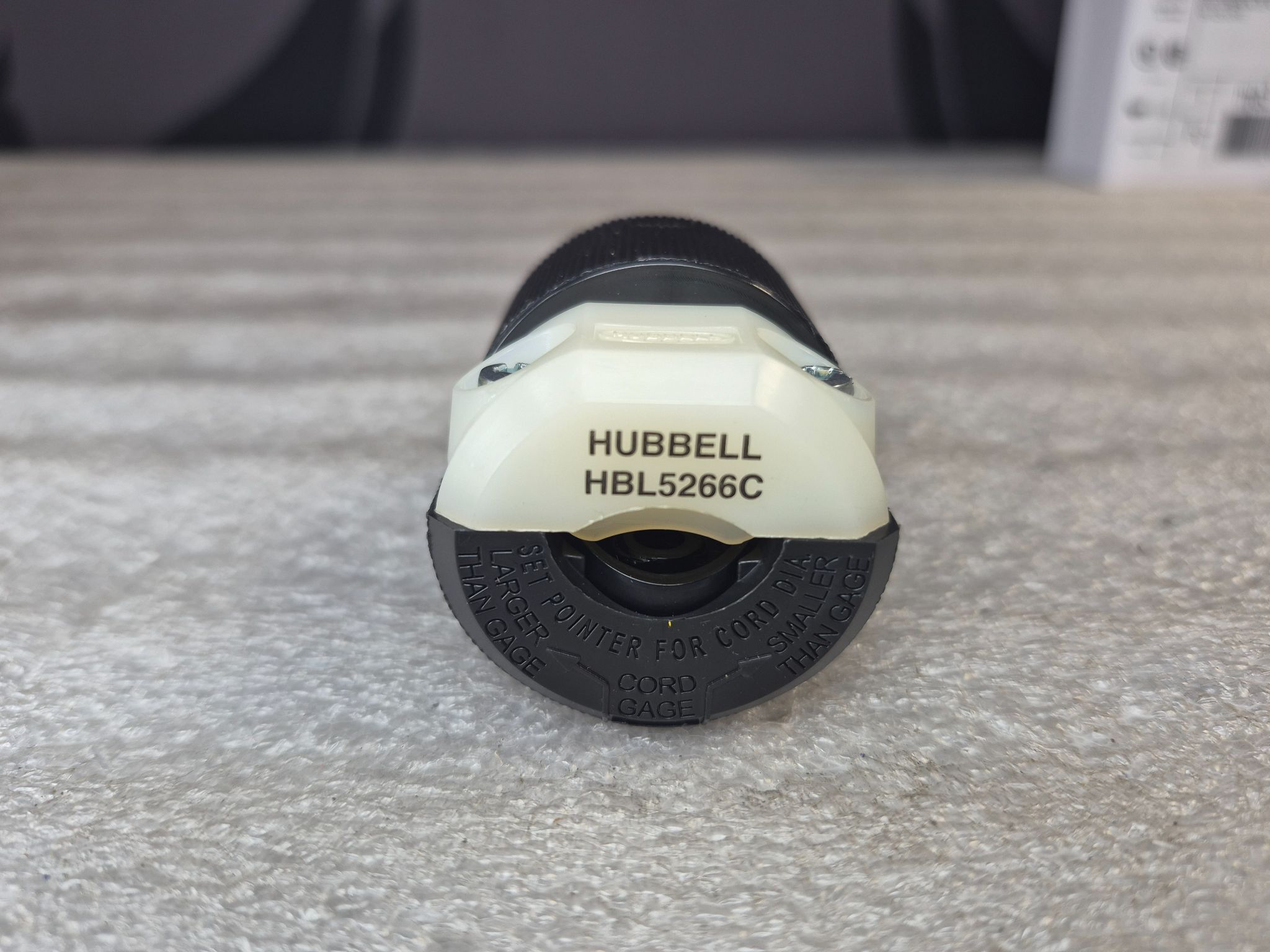 HUBBELL HBL5266C Straight Blade Plug 15A 125V NEW 2