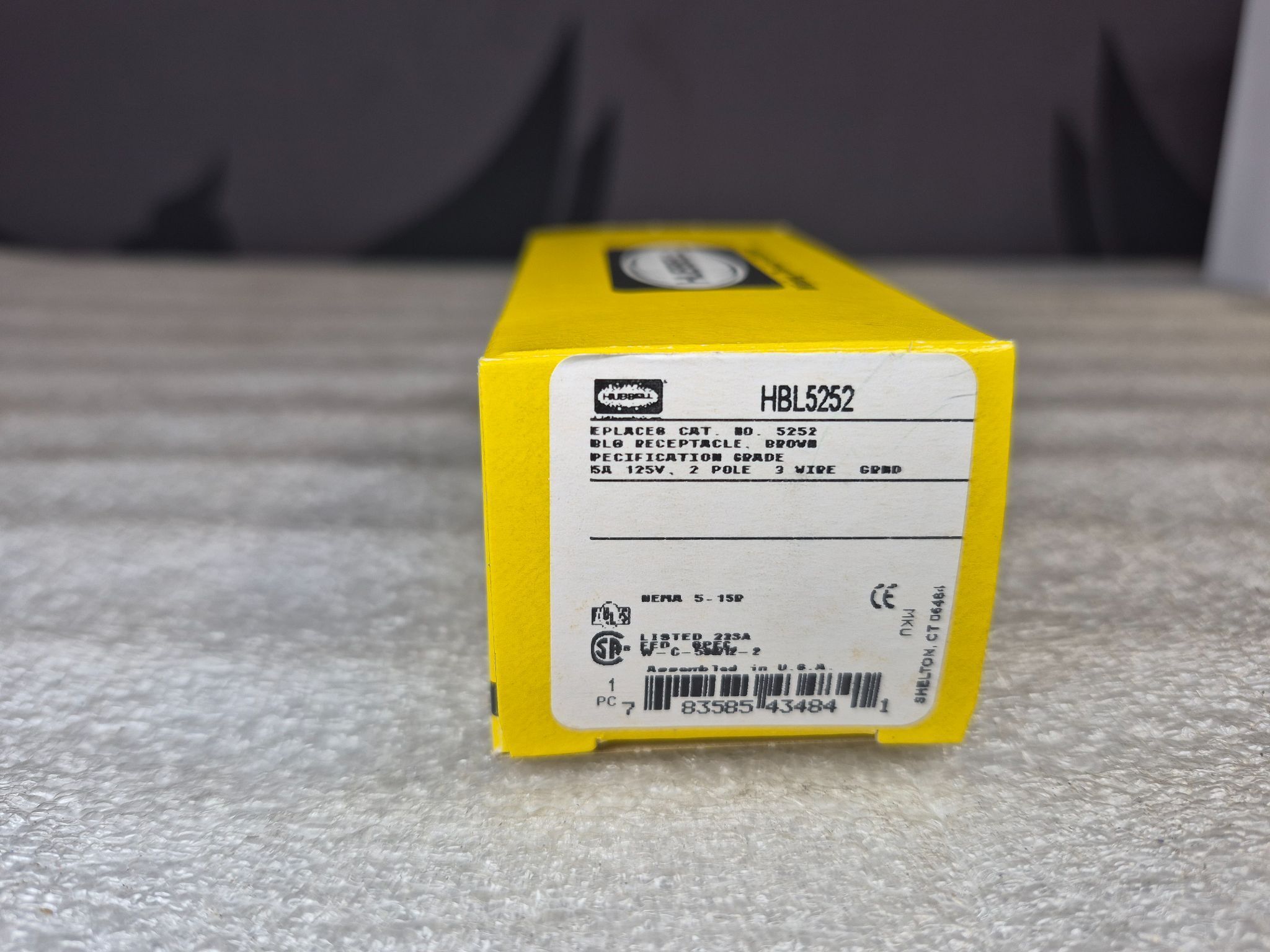 HUBBELL HBL5252 Duplex Receptacle 15A 125V NEW 0