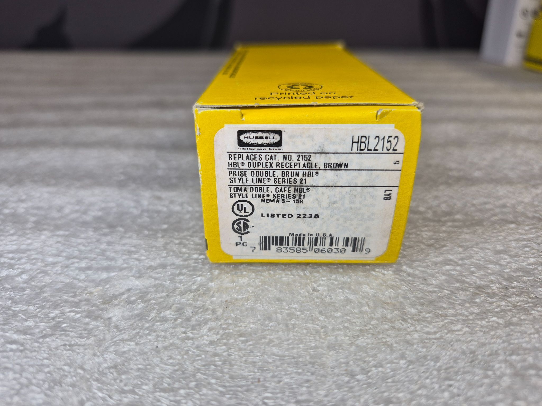 HUBBELL HBL2152 Duplex Receptacle 15A 125V NEW 0