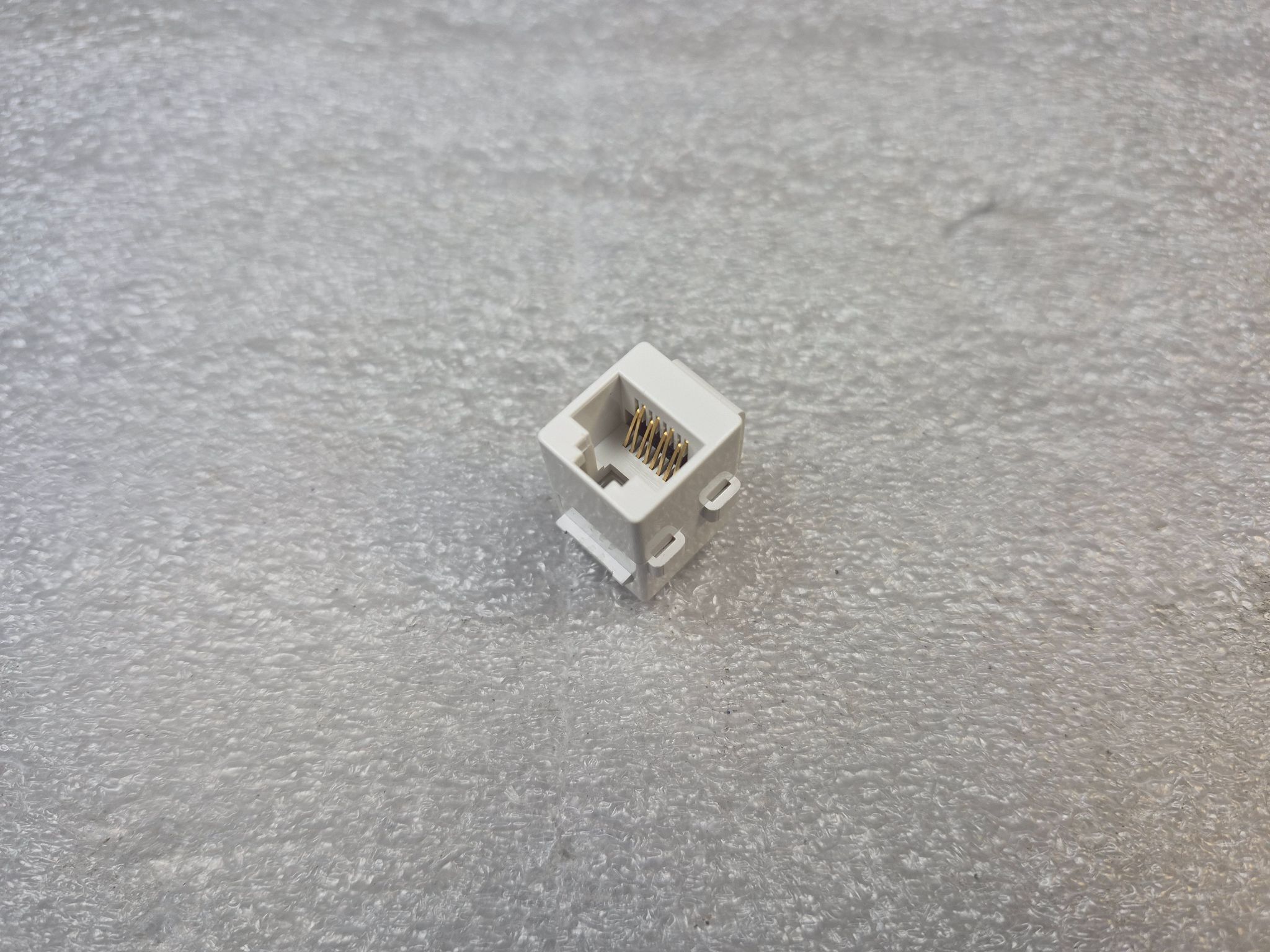 STARTECH C6KEYCOUPLWH Cat6 RJ45 Keystone Coupler F/F White NEW 1