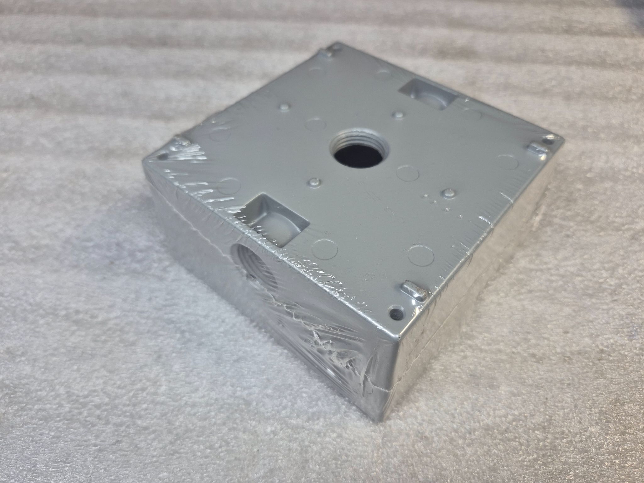 RAB D5313 2-Gang Weatherproof Outlet Box 1/2" 3-Hole NEW 1