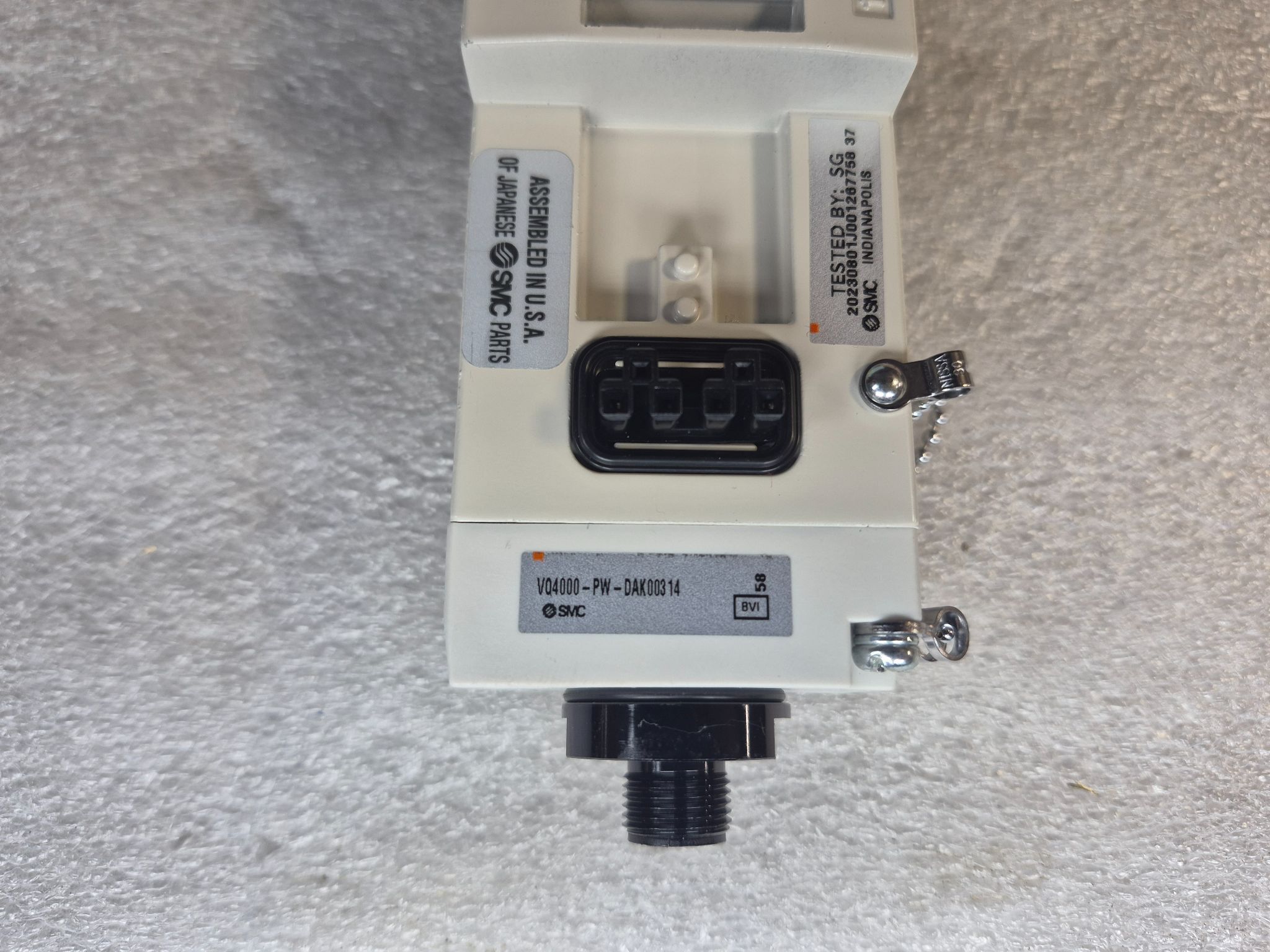 SMC VQ4000-PW-DAK00314 Valve Manifold Sub-Base 3 Station NEW 2