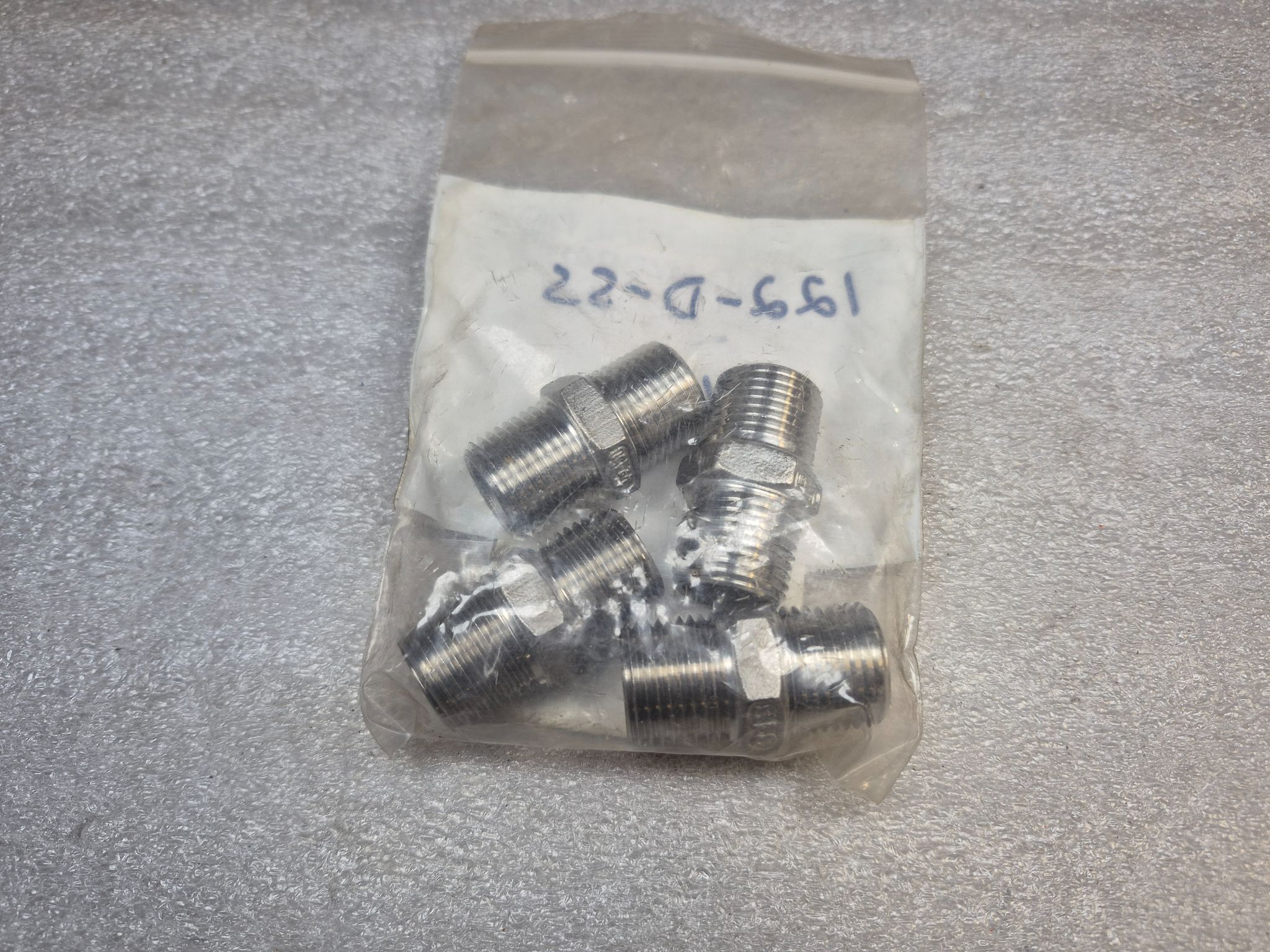 REGIONAL HOSE 122-D-SS 1/2″ SCH40 316 SS Hex Nipple NEW (4-Pack) 1