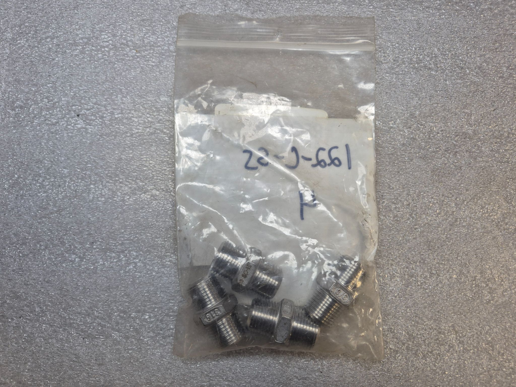 REGIONAL HOSE 122-C-SS 3/8" 316 SS Hex Nipple NEW (4-Pack) 1